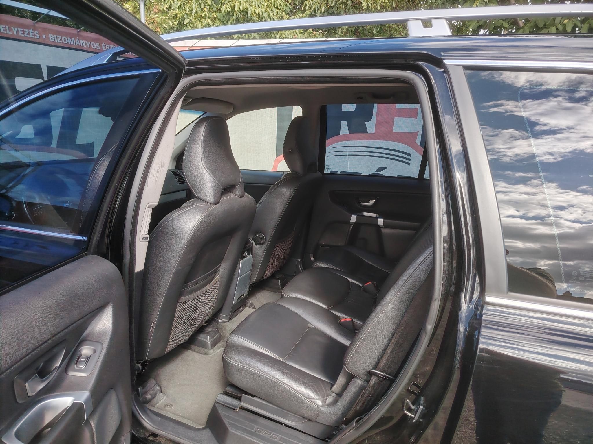VOLVO XC90 2.4 D [D5] Executive Geartronic (7 személyes ) Bőr belső Vonóhorog Gyári fényezés