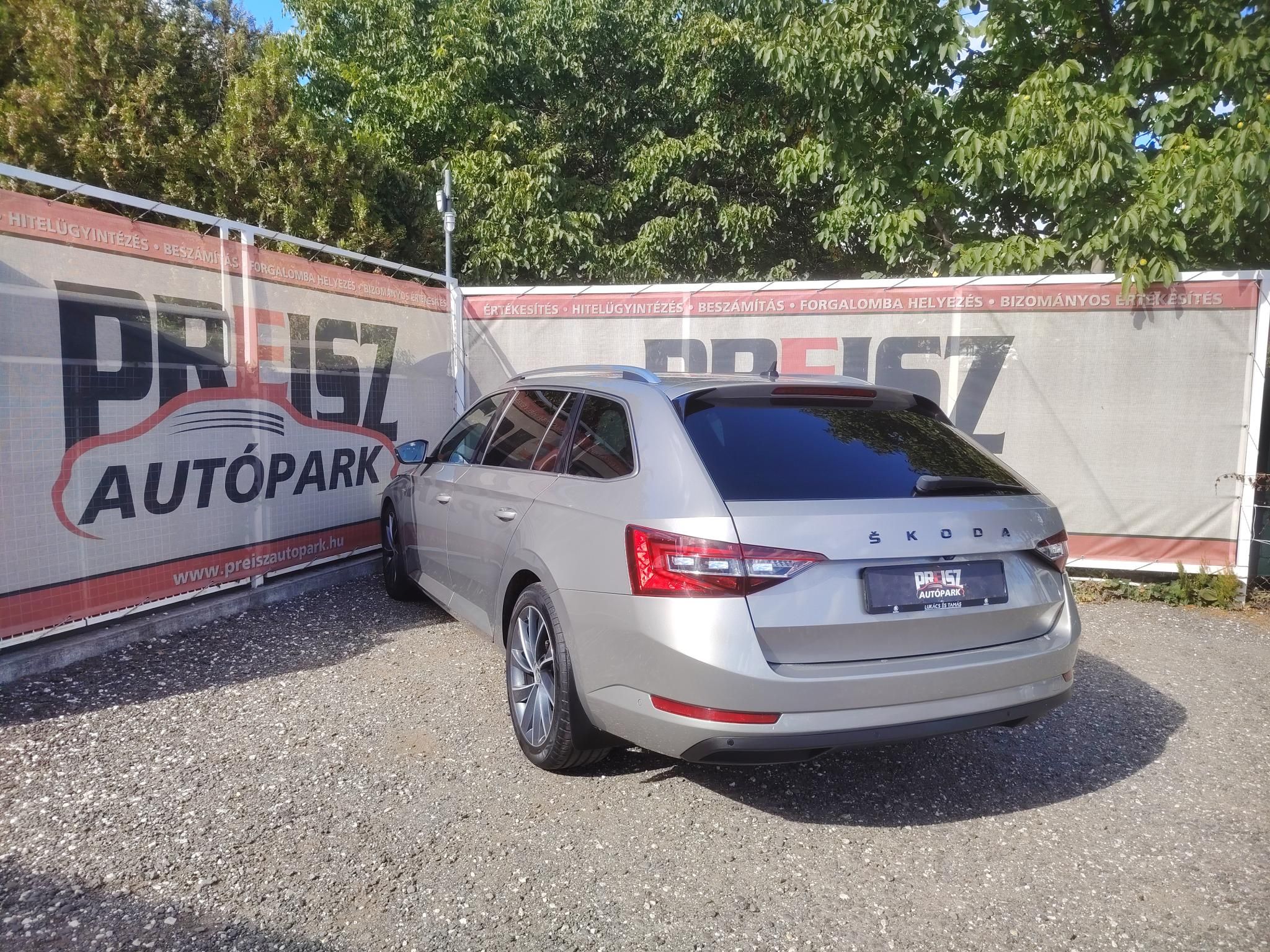 SKODA SUPERB Combi 2.0 TDI SCR L&K 4x4 DSG Panorámatető Bőrbelső Fűtött ülés El.ülés Tempomat
