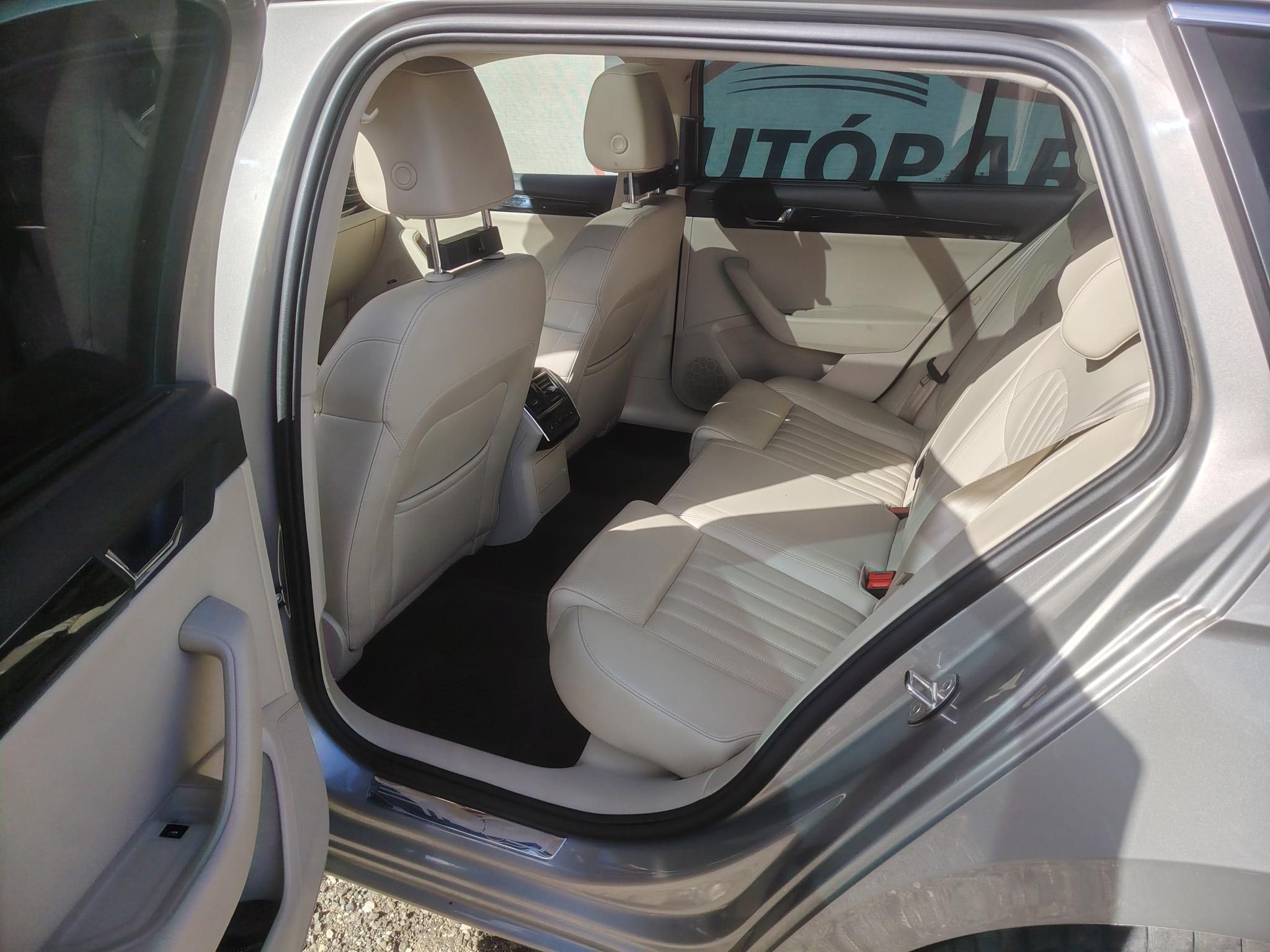 SKODA SUPERB Combi 2.0 TDI SCR L&K 4x4 DSG Panorámatető Bőrbelső Fűtött ülés El.ülés Tempomat