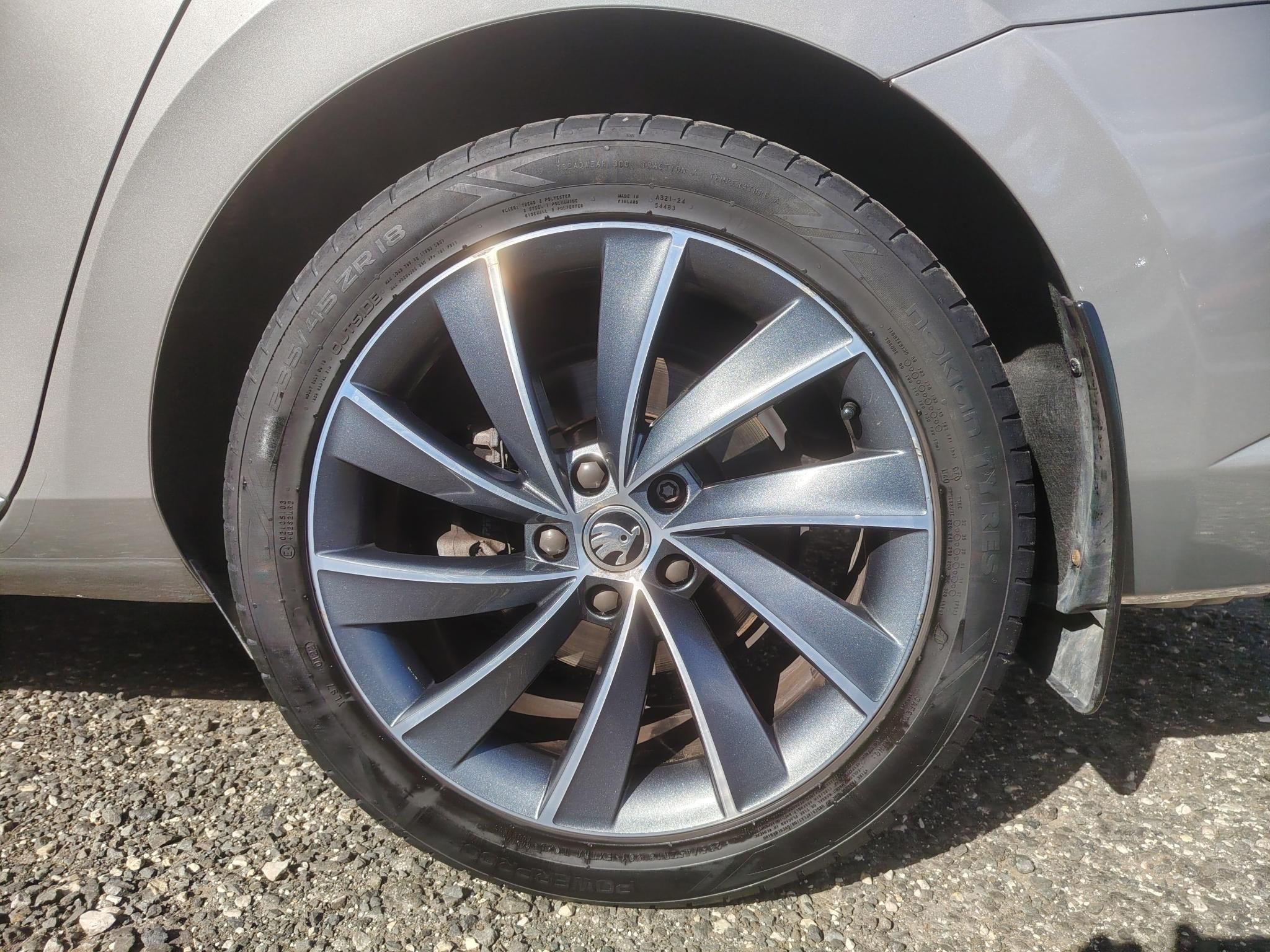 SKODA SUPERB Combi 2.0 TDI SCR L&K 4x4 DSG Panorámatető Bőrbelső Fűtött ülés El.ülés Tempomat