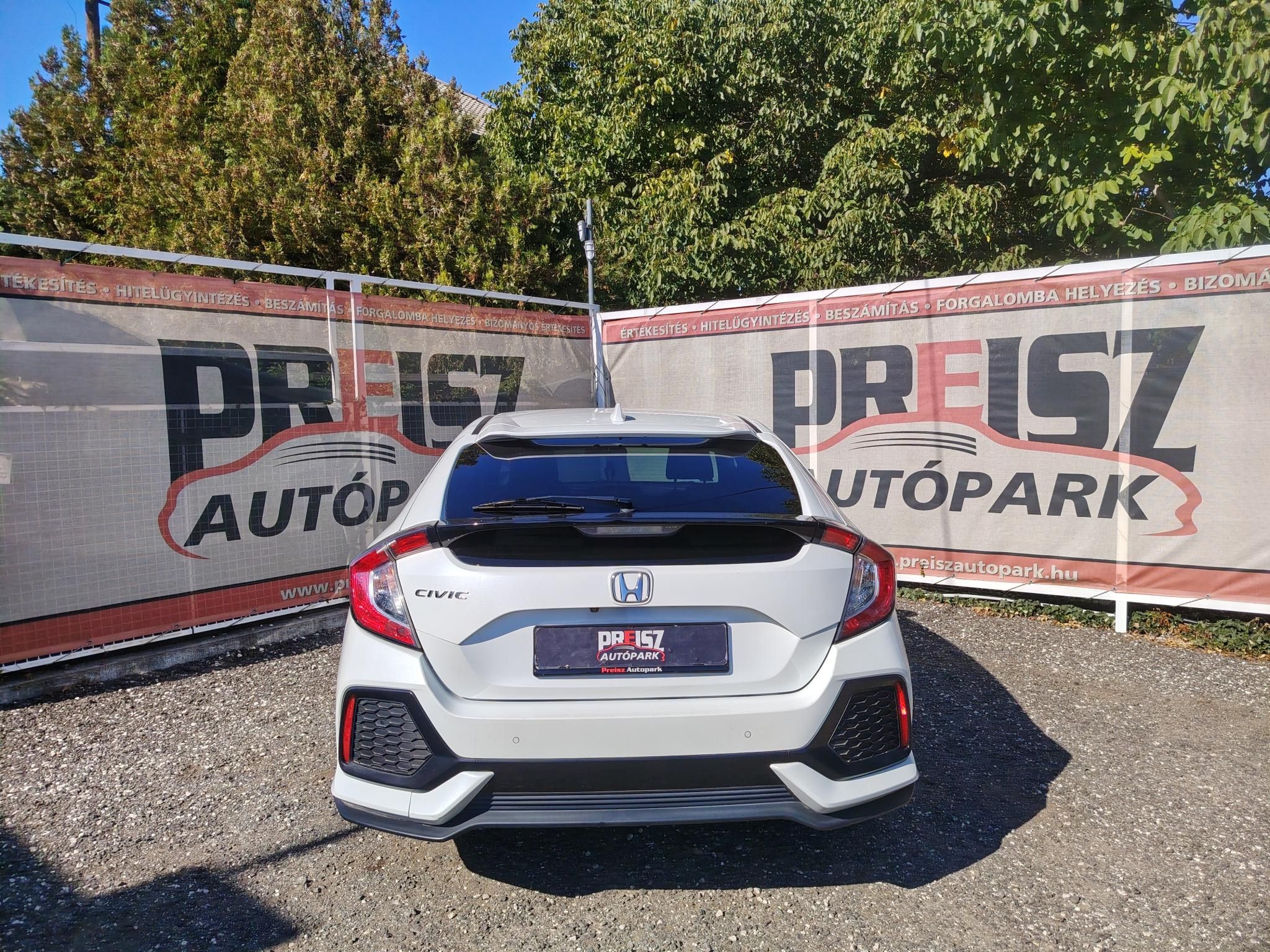 HONDA CIVIC 1.0 T Elegance Navi Vezetett szervizkönyv Tempomat Fűtött ülés Fűthető tükör