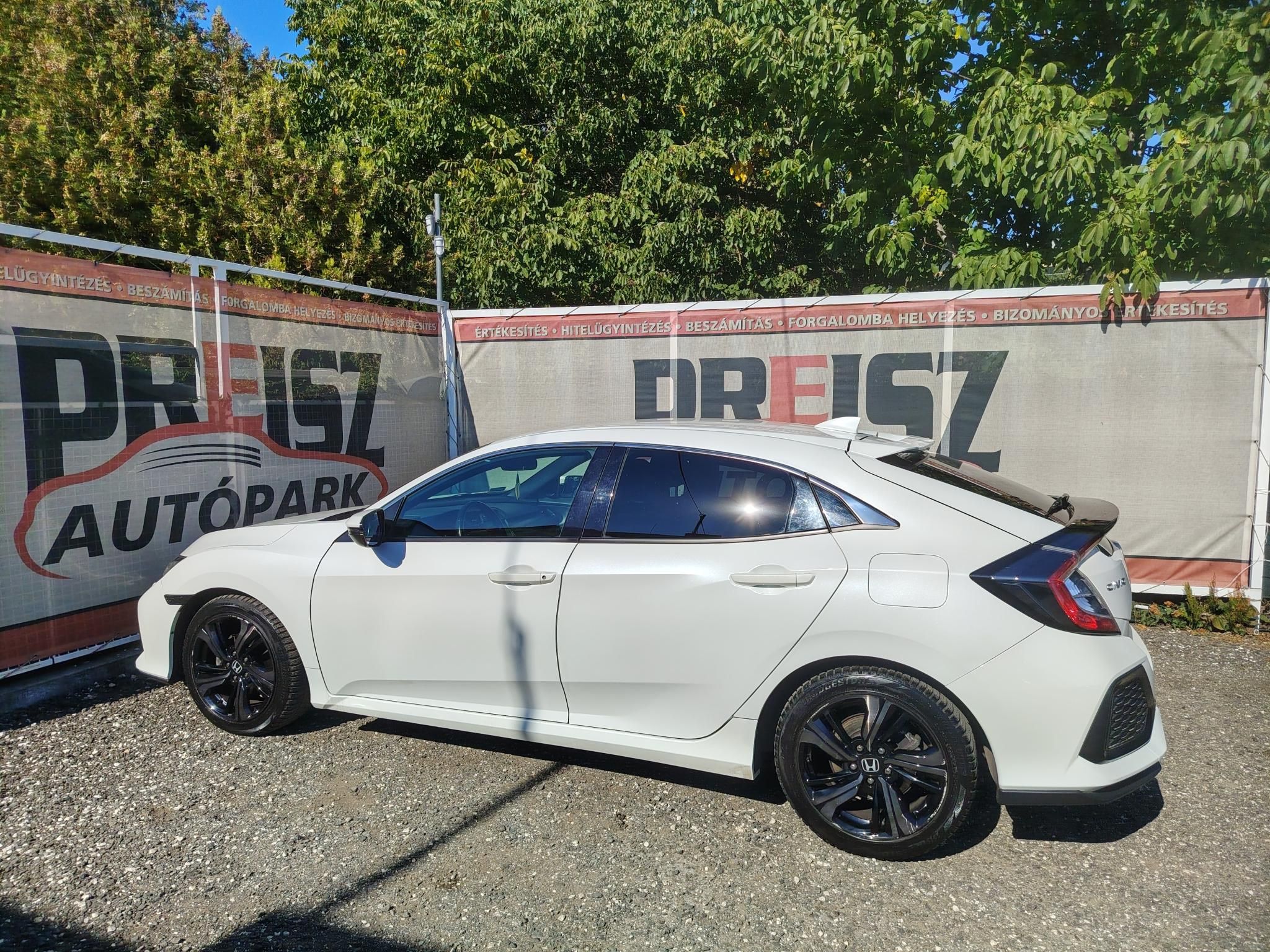 HONDA CIVIC 1.0 T Elegance Navi Vezetett szervizkönyv Tempomat Fűtött ülés Fűthető tükör