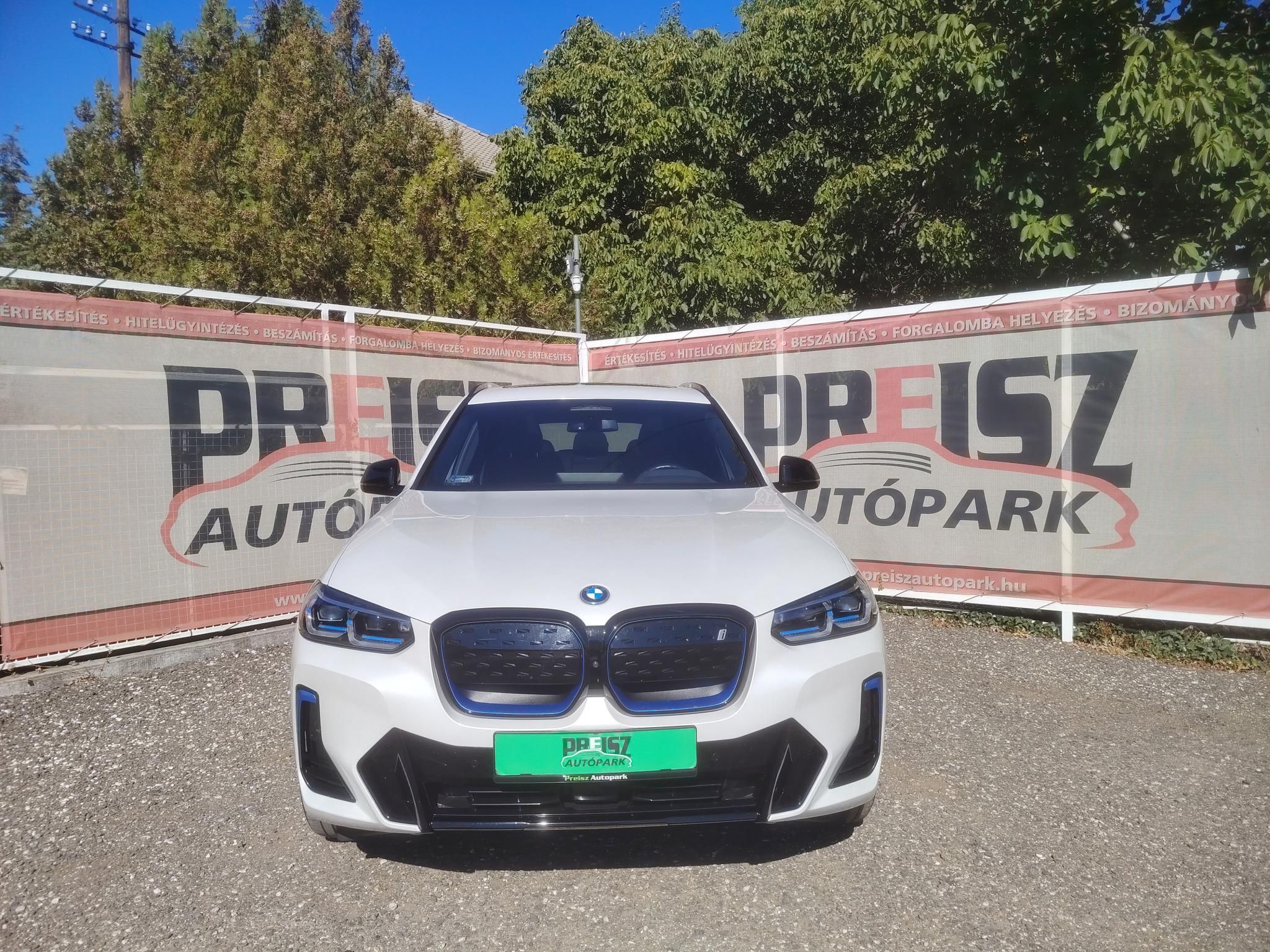 BMW IX3 73,9kWh M-Sport Sérülésmentes Áfás Panorámatető HUD Fűtött ülés