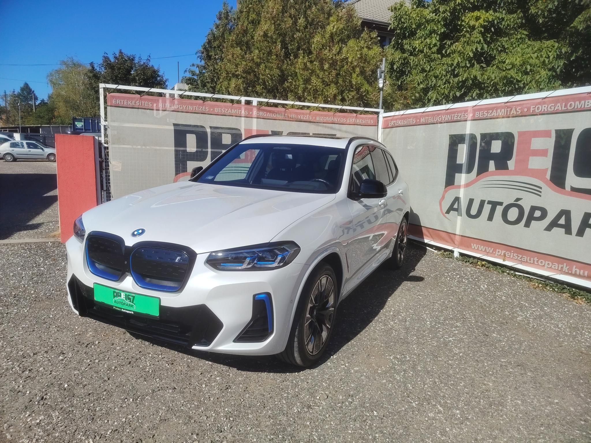 BMW IX3 73,9kWh M-Sport Sérülésmentes Áfás Panorámatető HUD Fűtött ülés