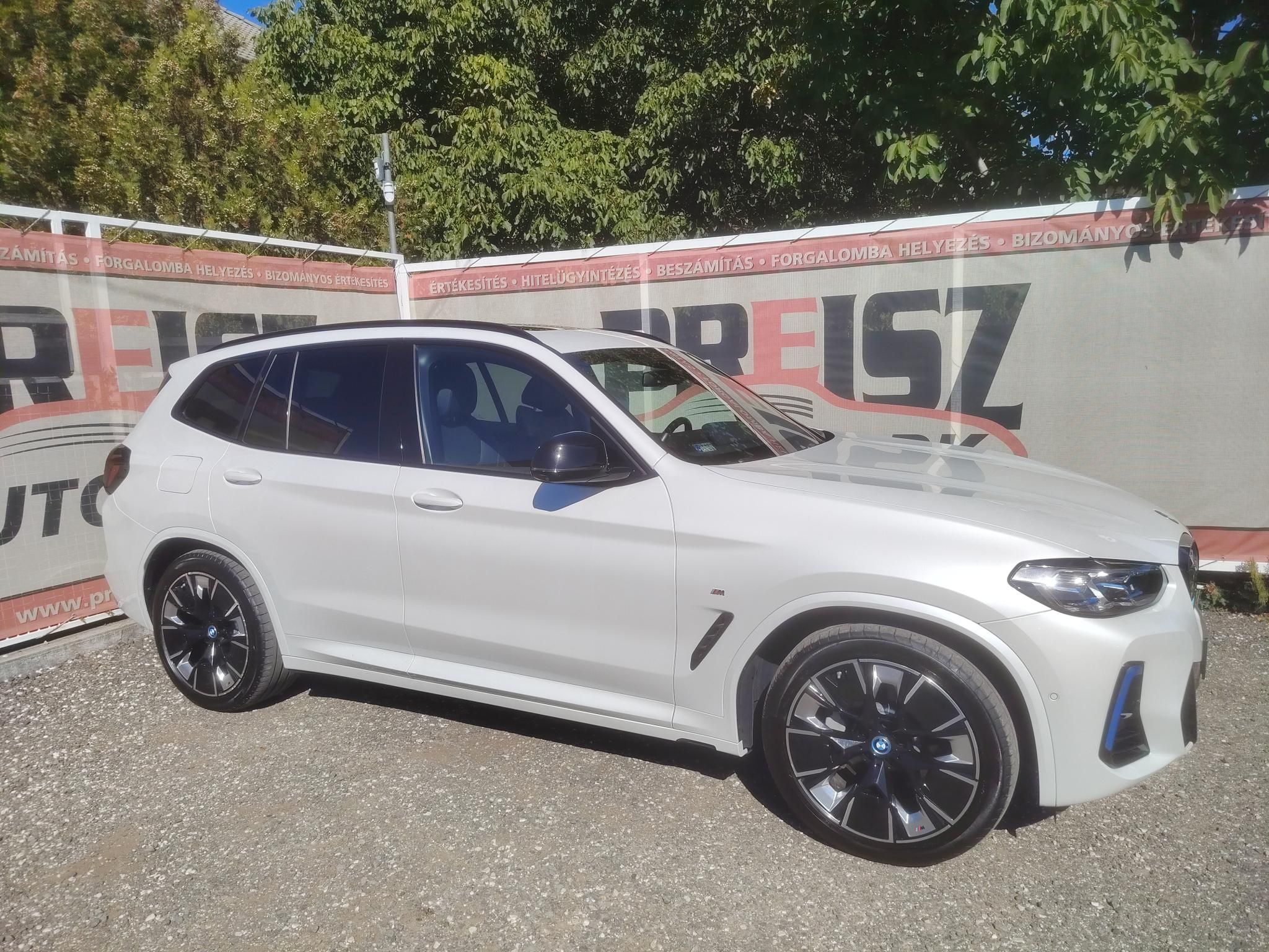 BMW IX3 73,9kWh M-Sport Sérülésmentes Áfás Panorámatető HUD Fűtött ülés