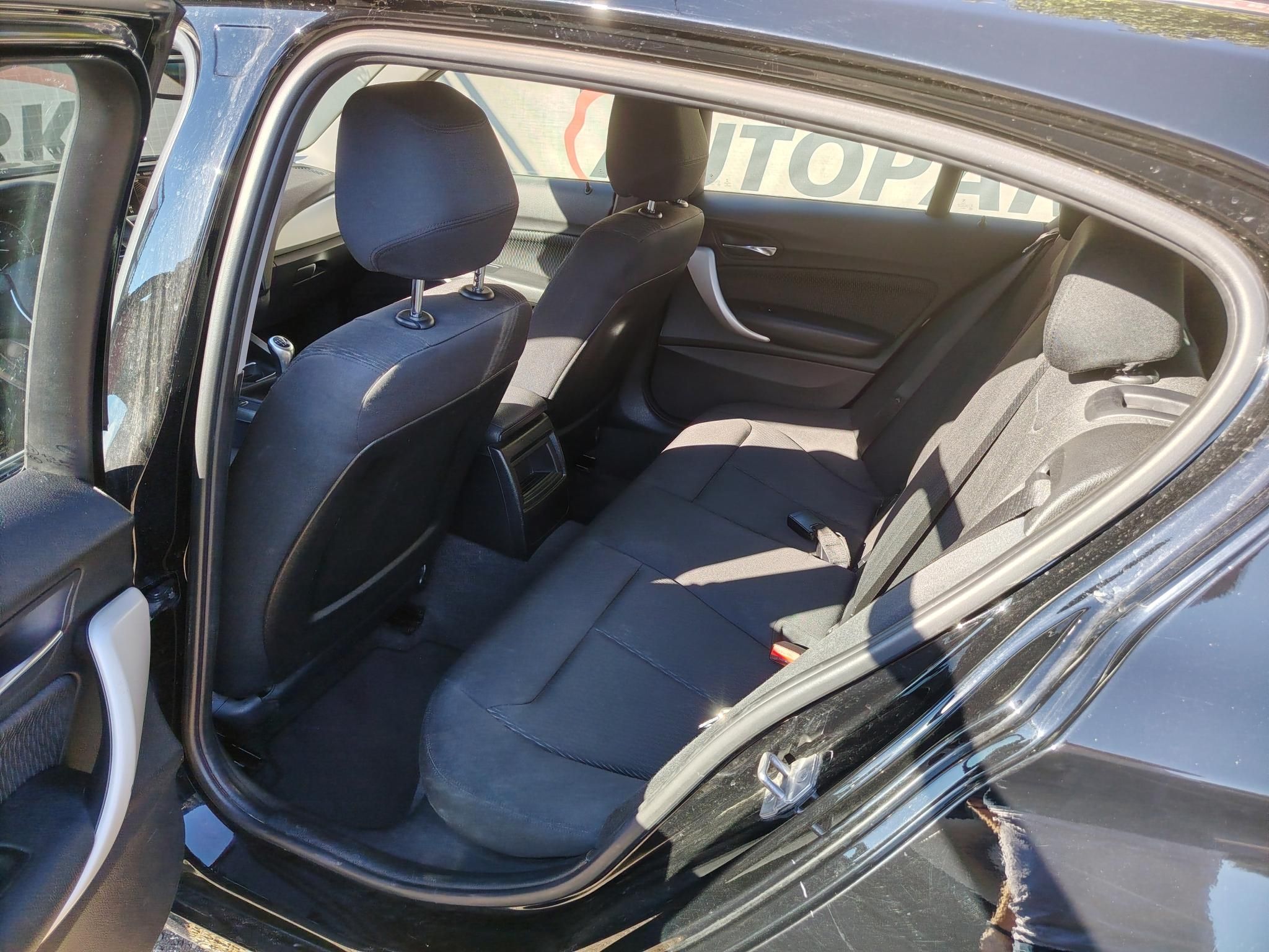 BMW 116i Advantage 86.550 km Sérülésmentes fényezés 19 colos felnik