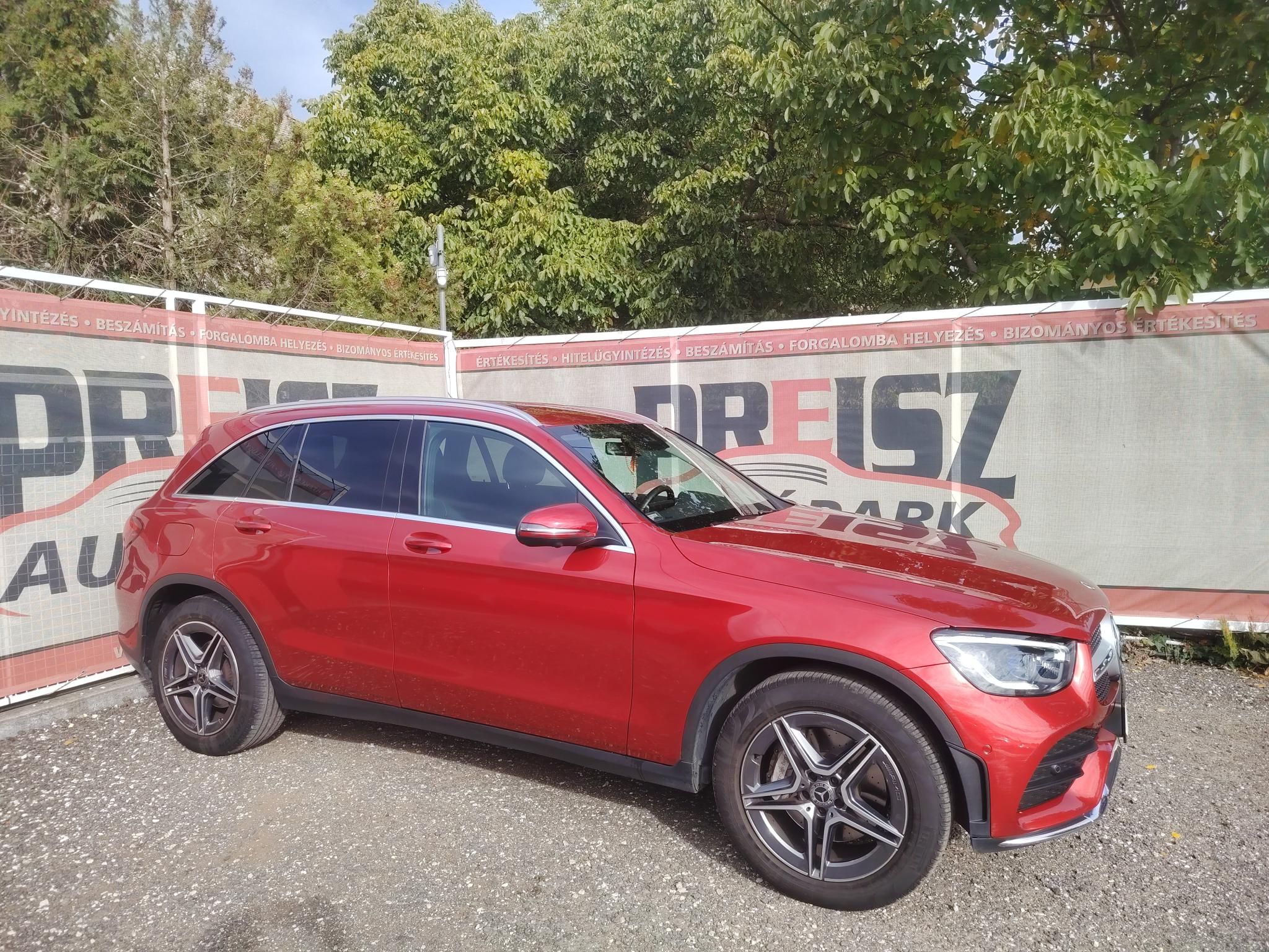 MERCEDES-BENZ GLC 200 4Matic 9G-TRONIC Mild hybrid drive Vezetett szervizkönyv Tempomat Félbőr ülések 360-as kamera