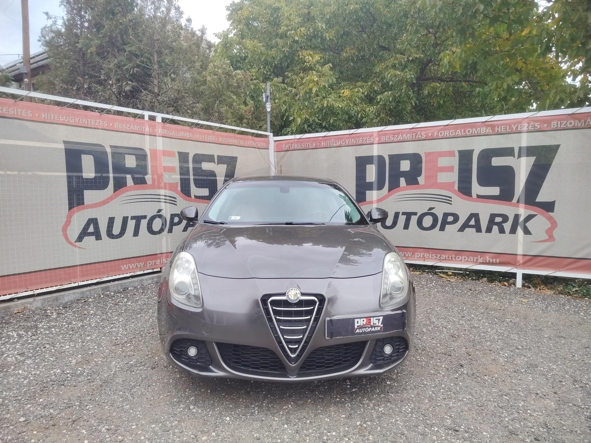 ALFA ROMEO GIULIETTA 2.0 JTDM-2 Distinctive Bőr belső Fűtött ülés Tolatóradar Négyévszakos gumik