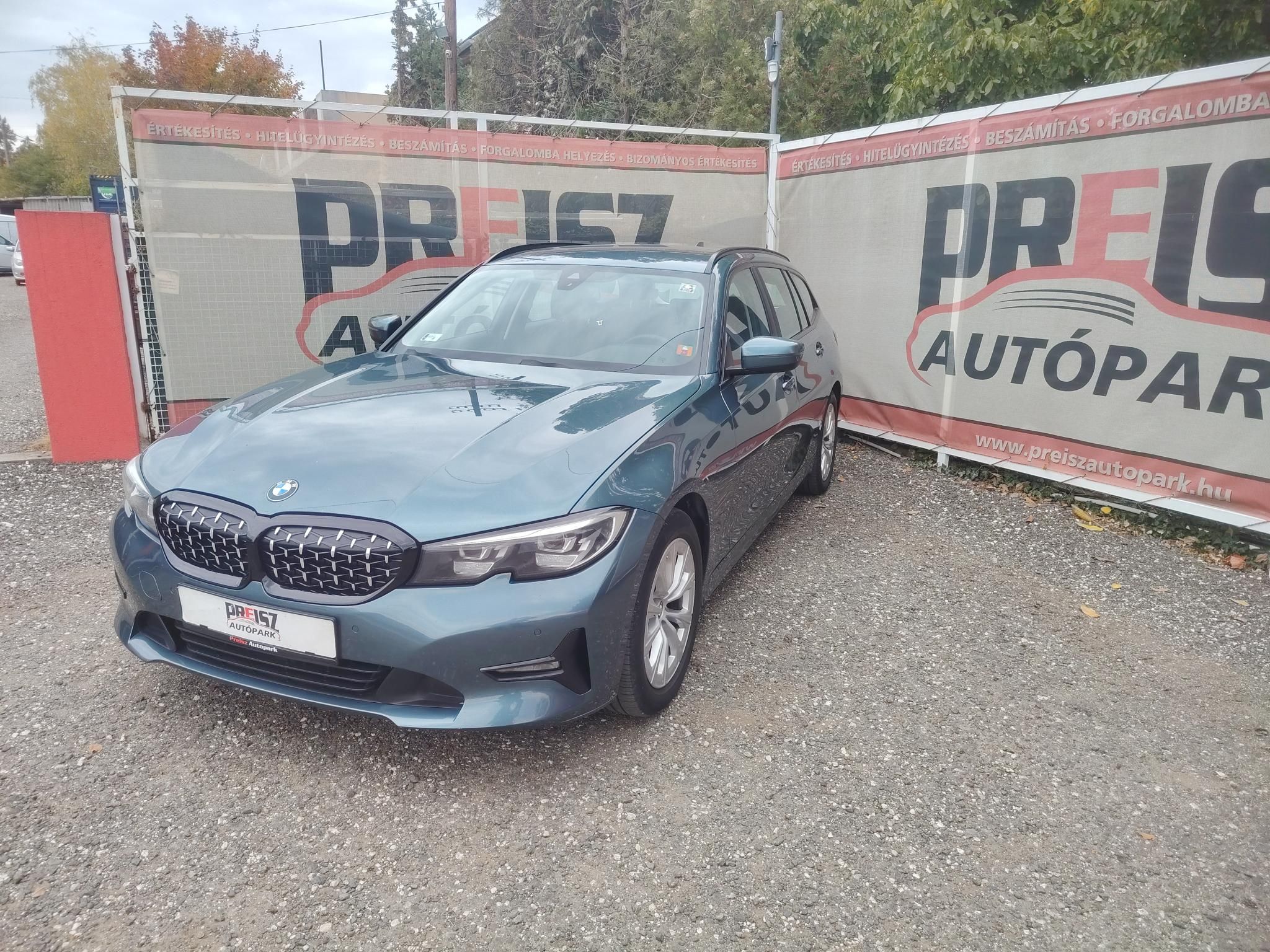 BMW 320d xDrive (Automata) Tempomat Kulcsnélkülii indítás Első-hátsó parkolóradar Tolatókamera