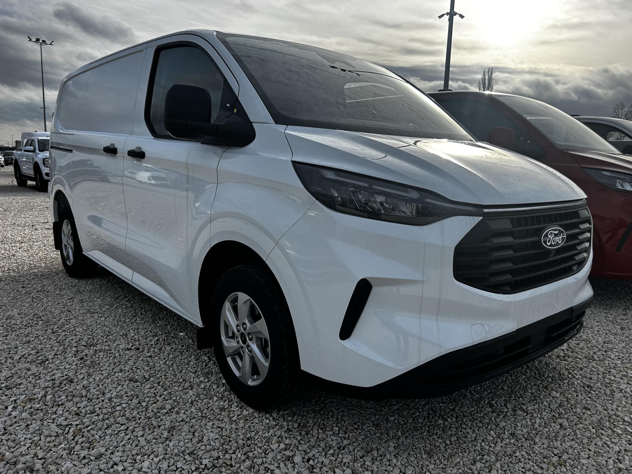 FORD TRANSIT Custom 2.0 TDCi 320 L2H1 Trend KÉSZLETRŐL AZONNAL több darab magas felszereltséggel