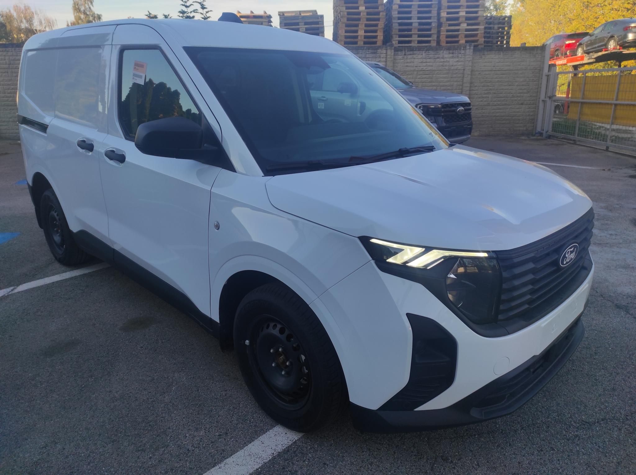 FORD COURIER Transit1.5 TDCi Trend KÉSZLETRŐL AZONNAL több színben