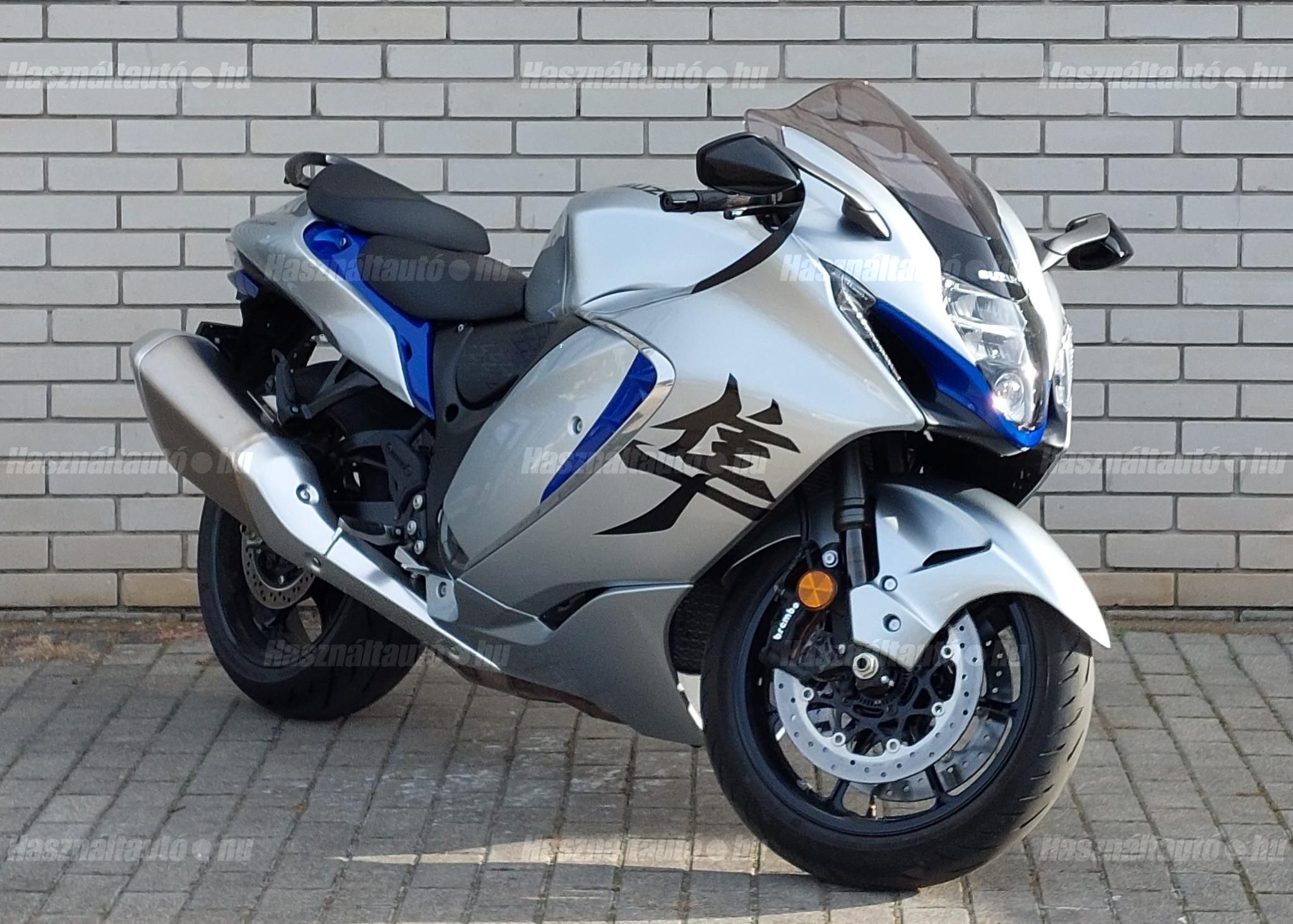 SUZUKI GSX 1300 R (HAYABUSA)
