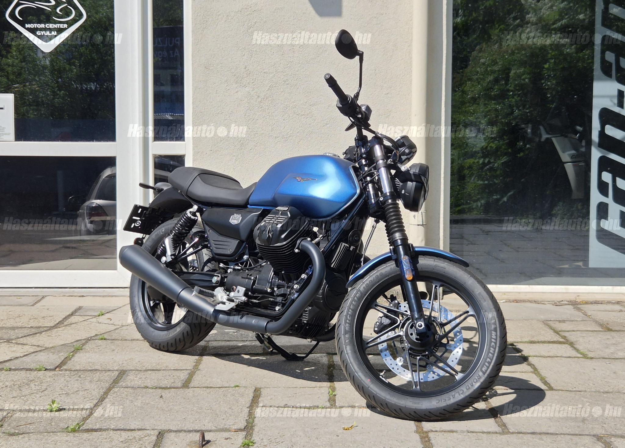MOTO GUZZI V7