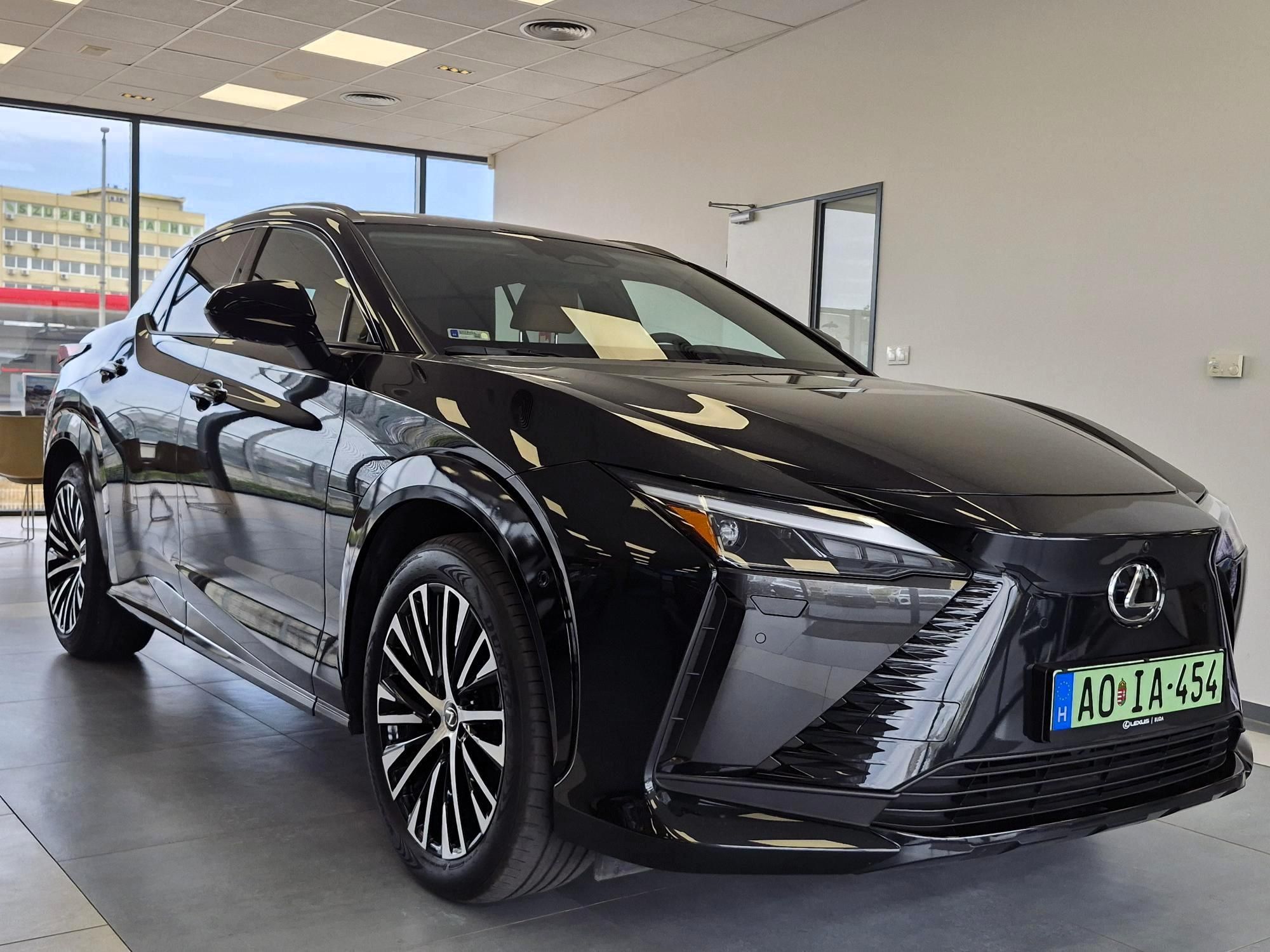 RZ 300e Luxury MO-i! 1.TUL! 16.360 KM!