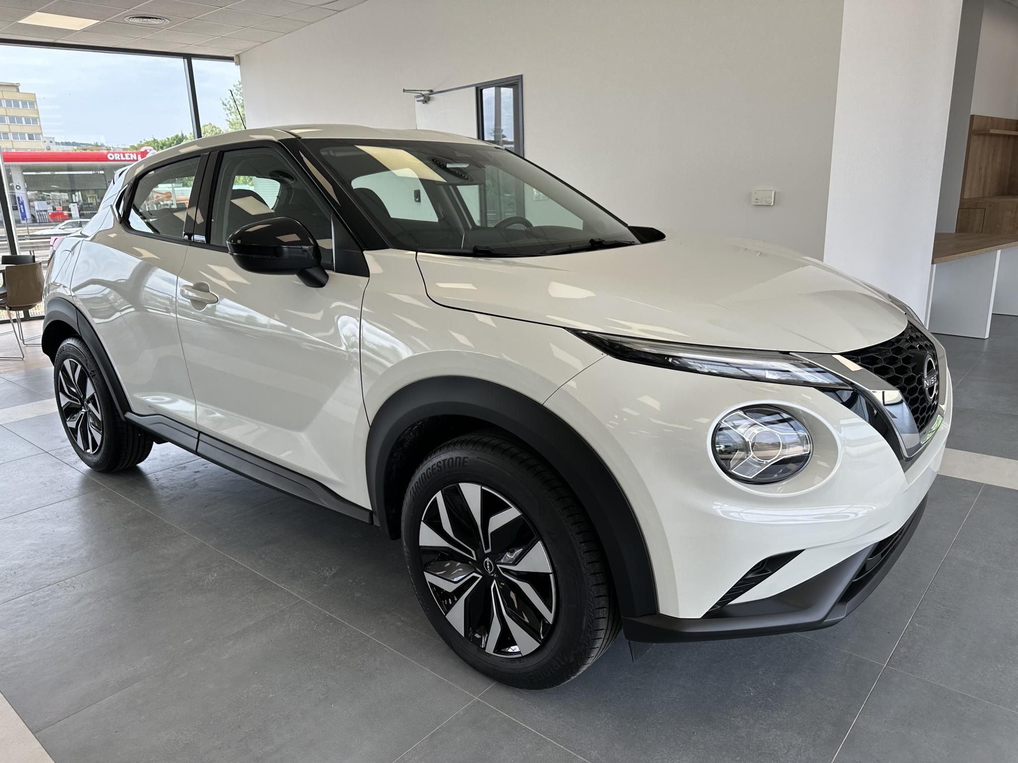 JUKE 1.0 DIG-T Acenta DCT Intelligens vezetéstámogató rendszerek + Tolatókamera