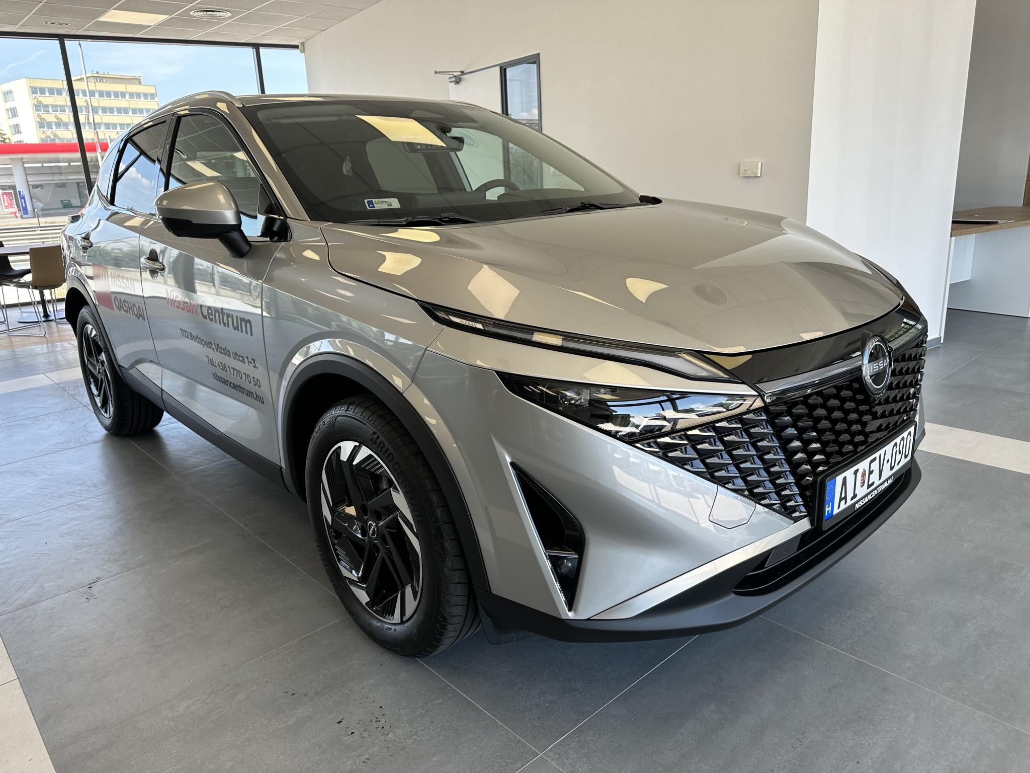 QASHQAI 1.3 DIG-T Mild Hybrid N-Connecta X-Tronic Navigáció + Google + Téli csomag + Panoráma tető KÉSZLETEN!