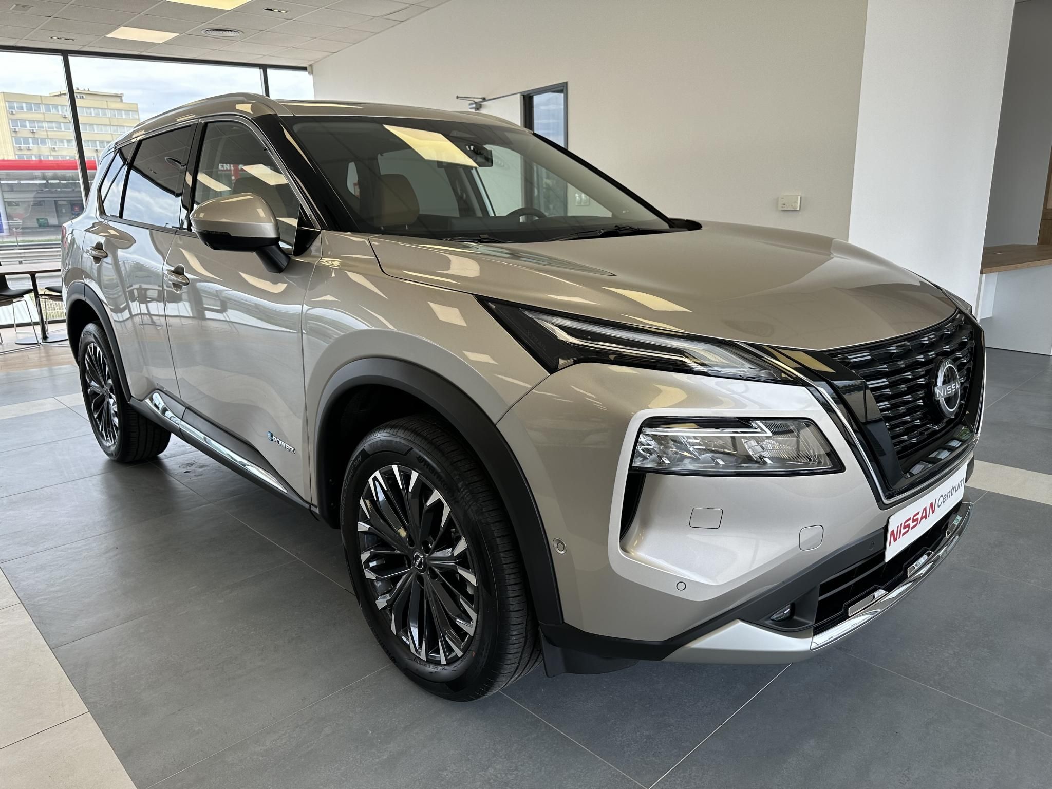 X-TRAIL 1.5 e-Power e-4orce Tekna (Automata) Elektromosan nyitható napfénytető + Head UpDisplay + Komfort csomag KÉSZLETEN!