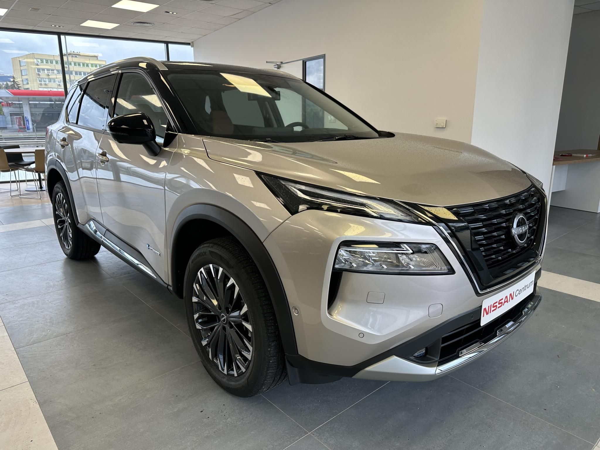 X-TRAIL 1.5 e-Power Tekna (Automata) Nappa bőr + Elektromosan nyitható napfénytető + Head UpDisplay KÉSZLETEN