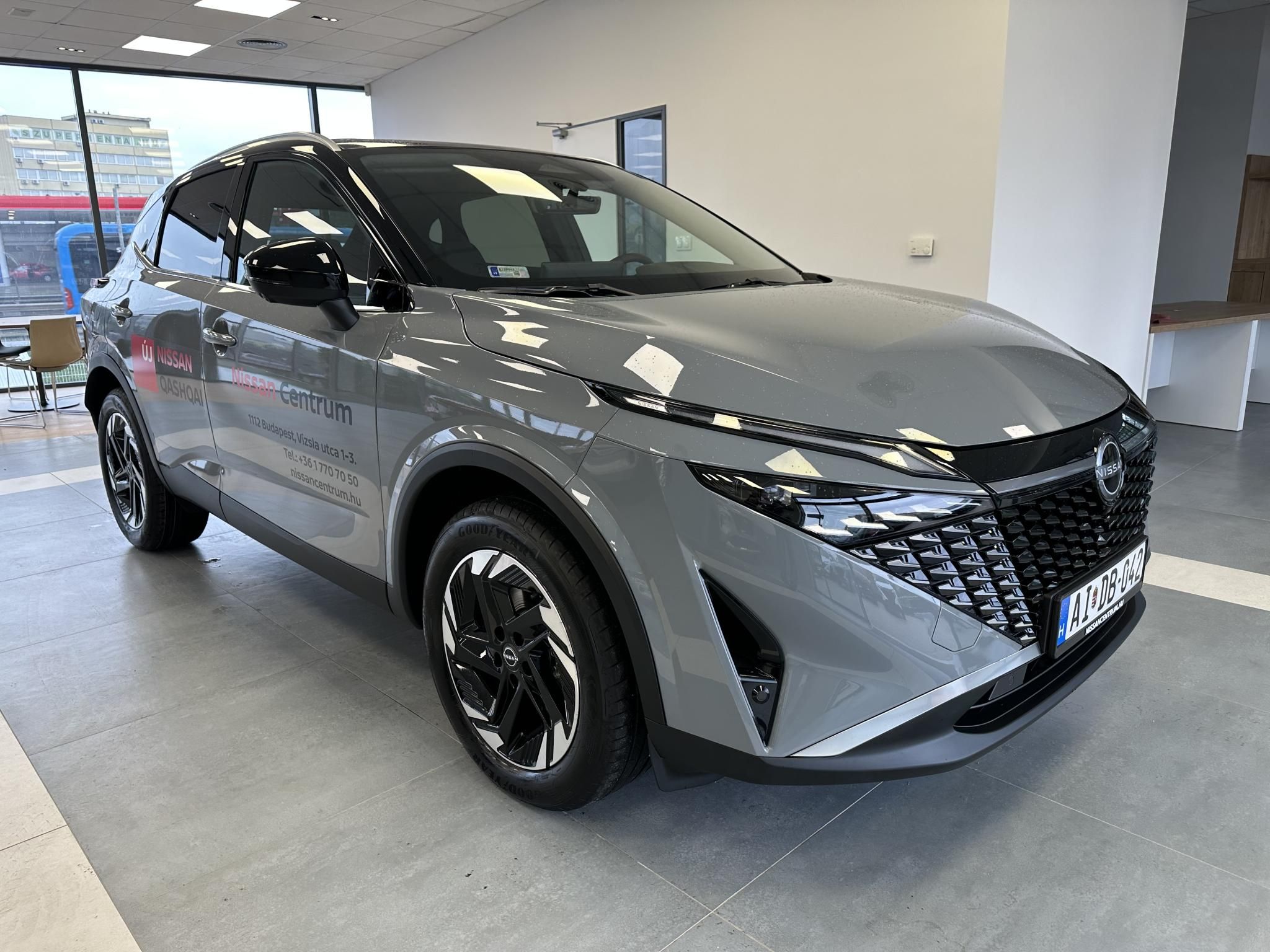 QASHQAI 1.3 DIG-T Mild Hybrid N-Connecta X-Tronic Kéttónusú fényezés+Panoráma tető+Téli csomag. BOMBA ÁR! Csak a készlet erejéig!!