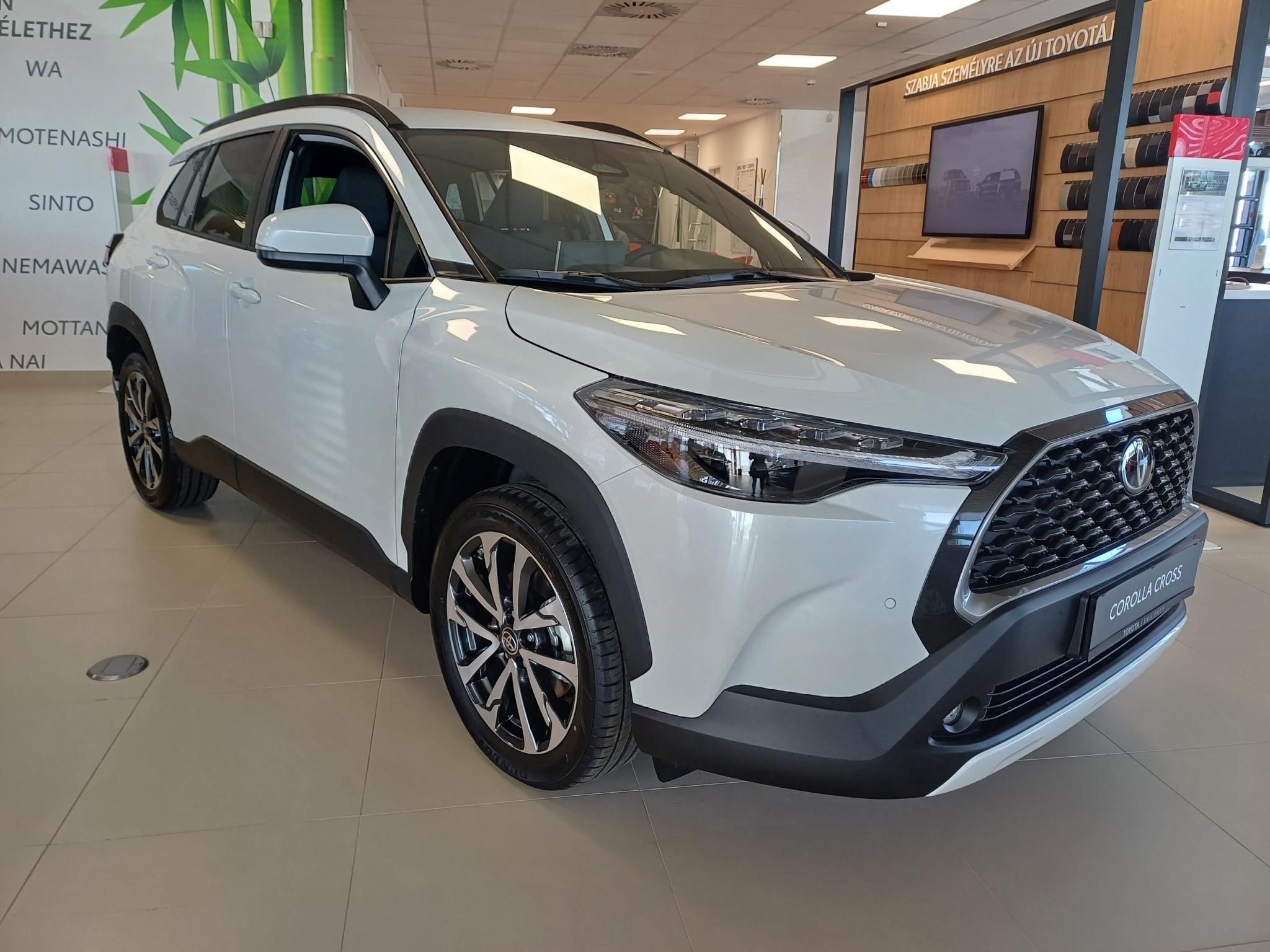 TOYOTA COROLLA CROSS