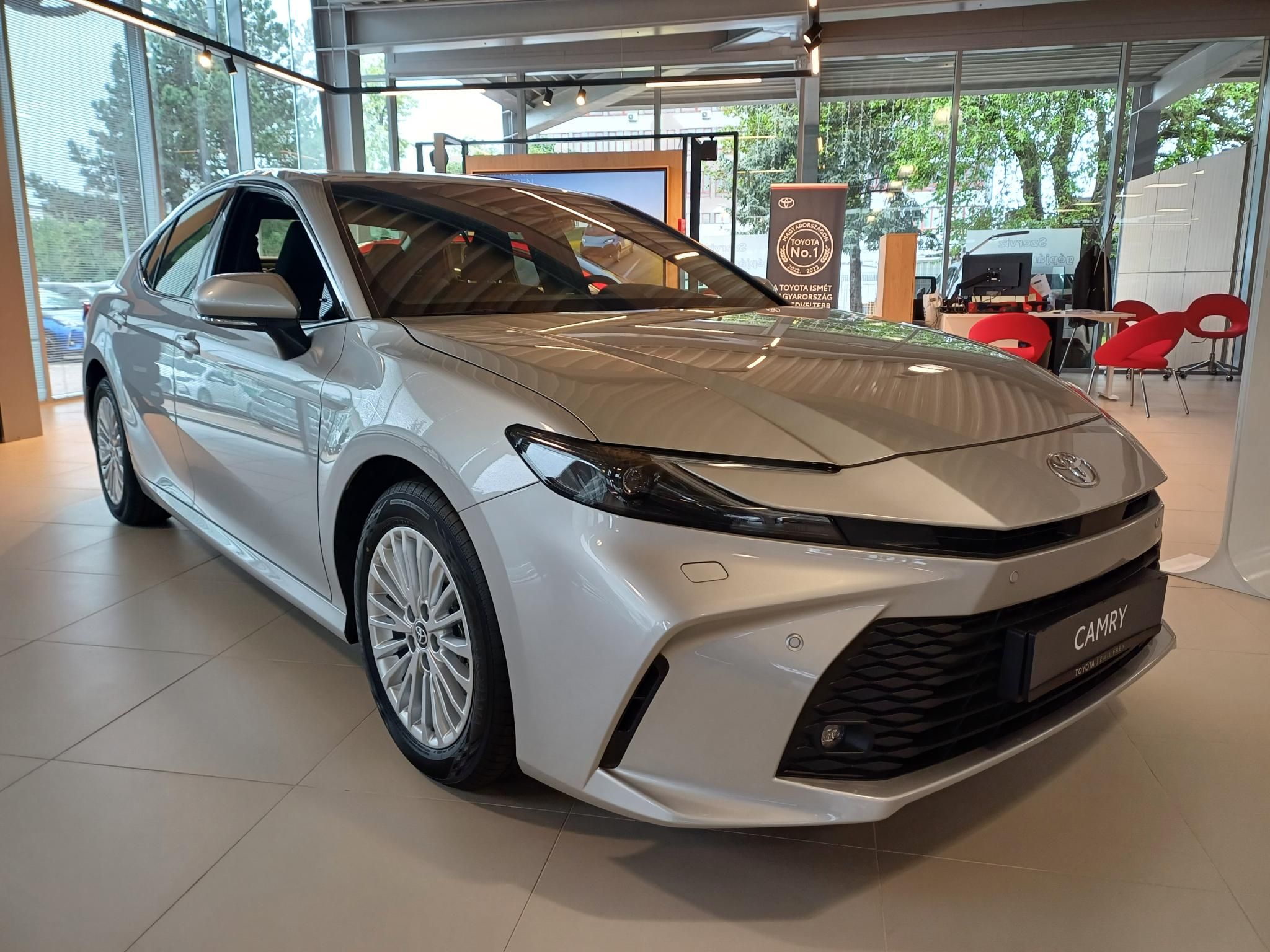 TOYOTA CAMRY