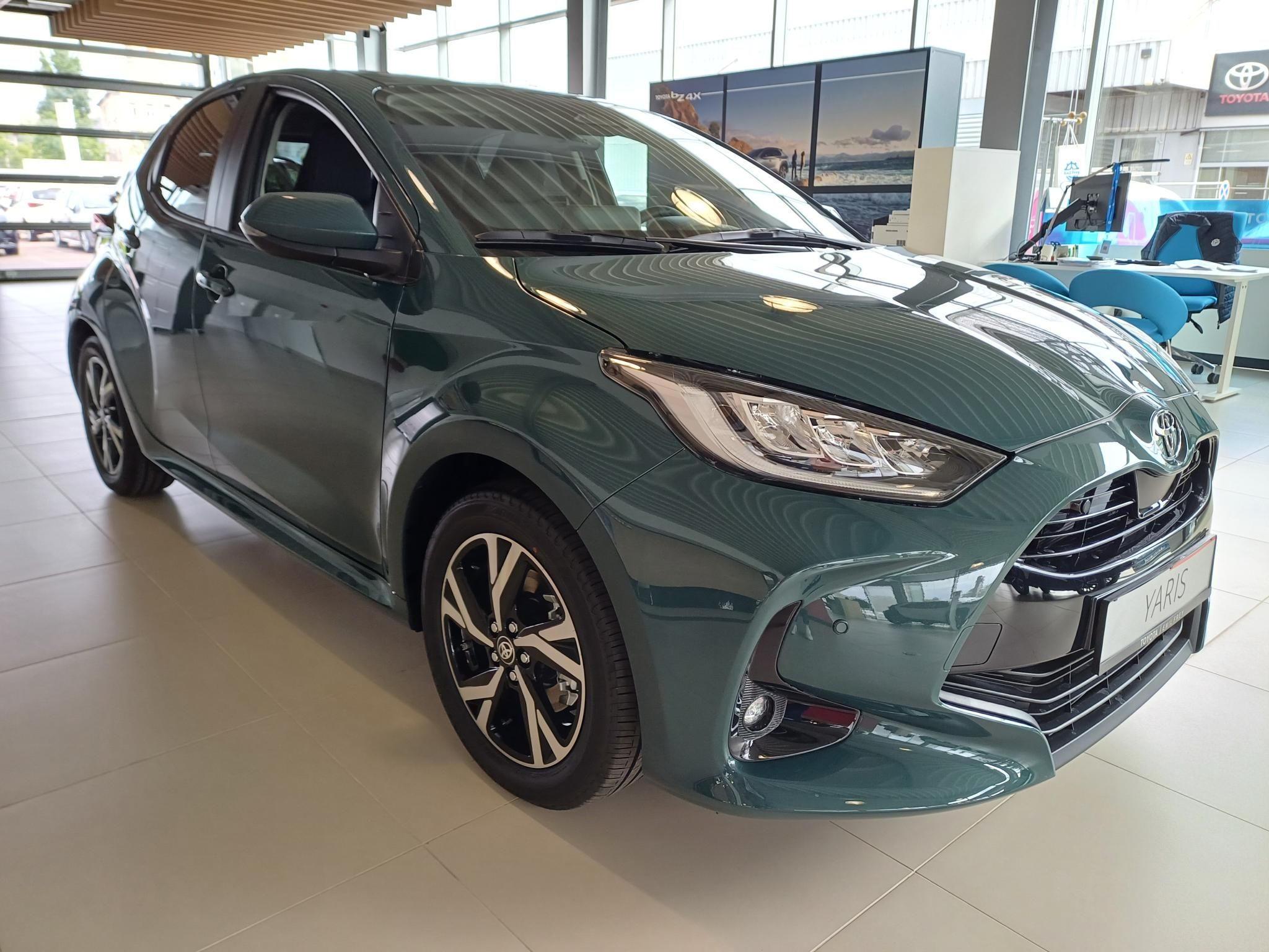 TOYOTA YARIS