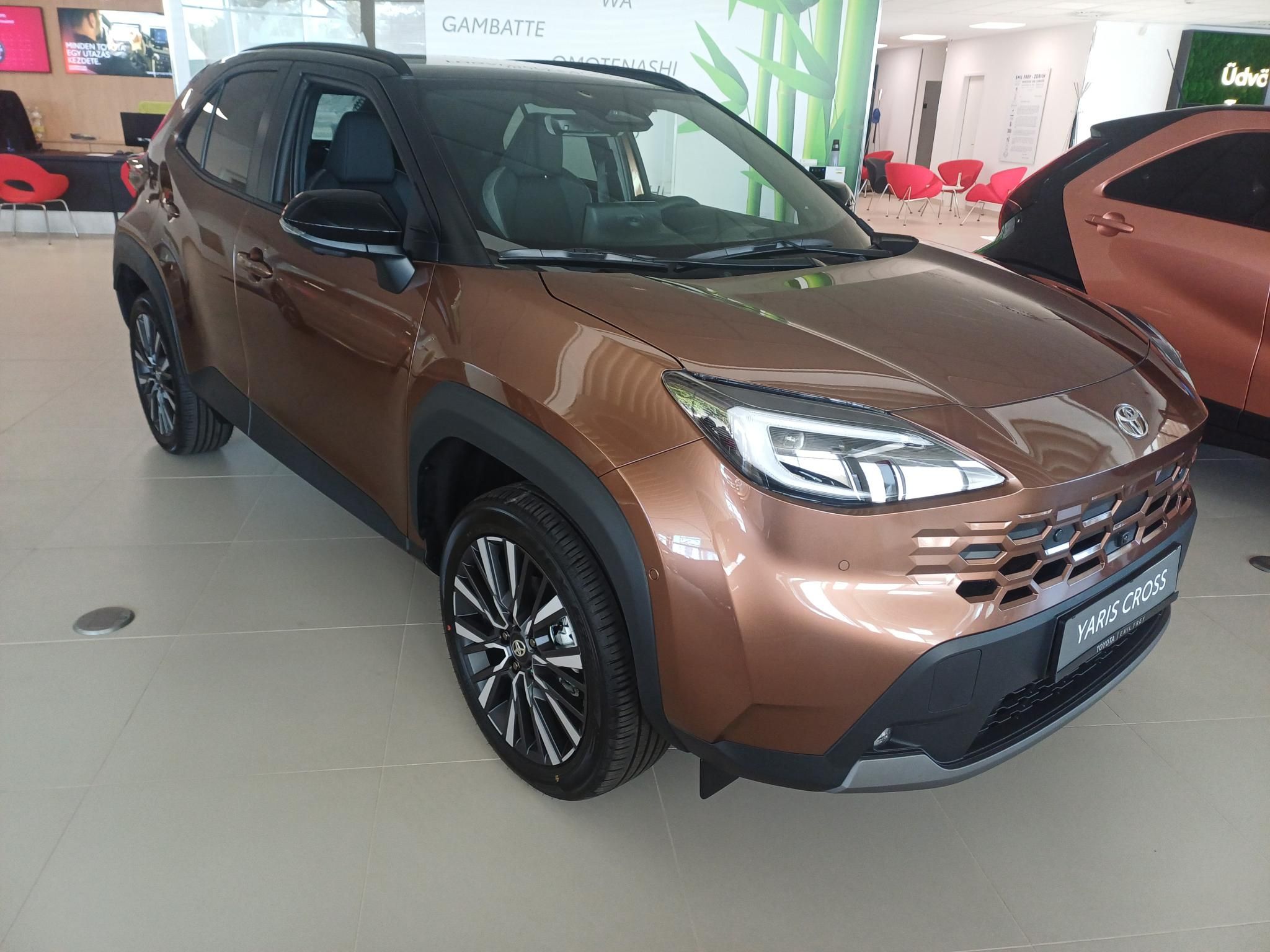 TOYOTA YARIS CROSS