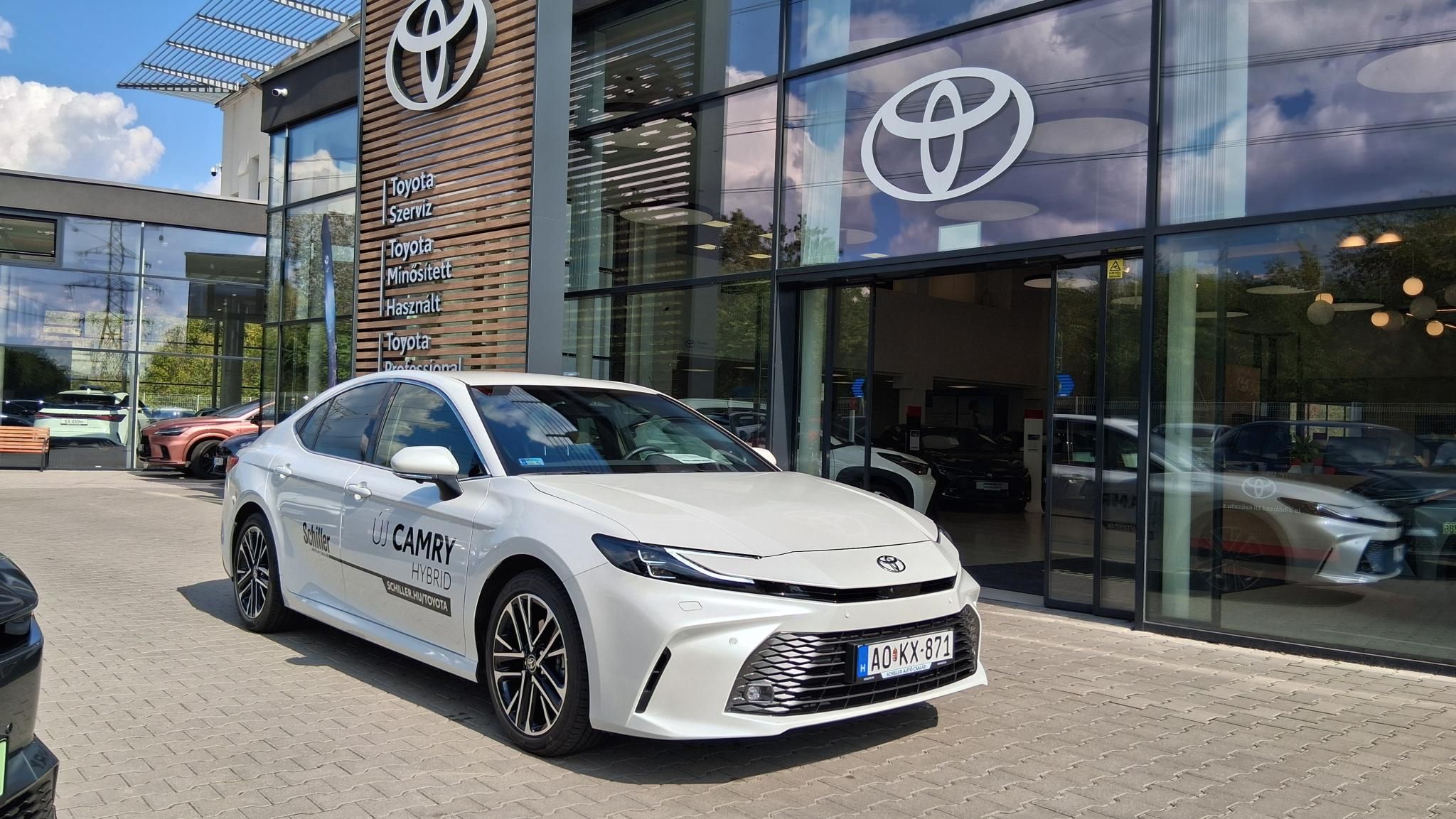 TOYOTA CAMRY