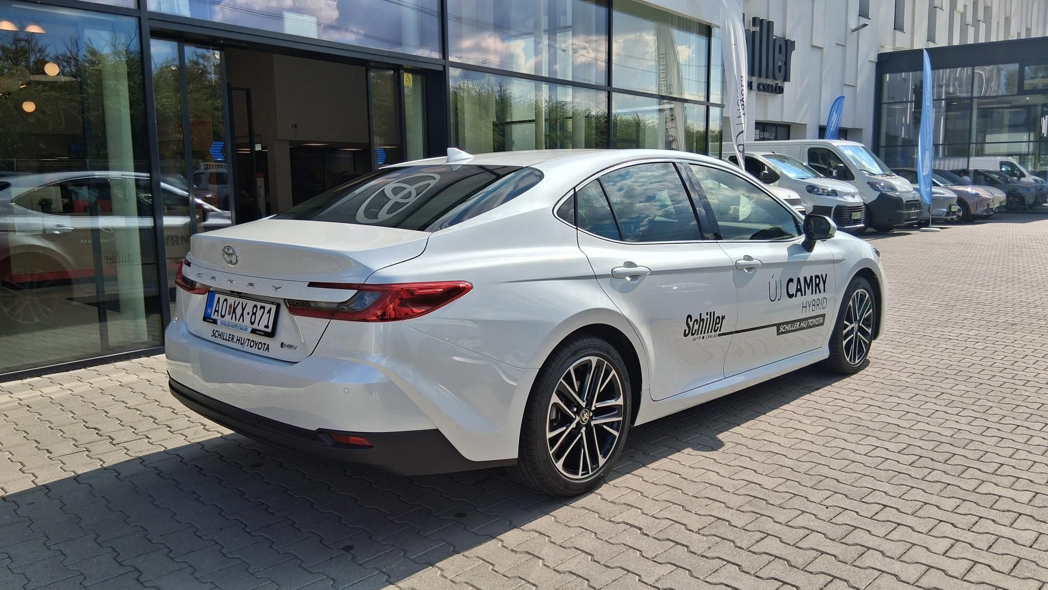 TOYOTA CAMRY