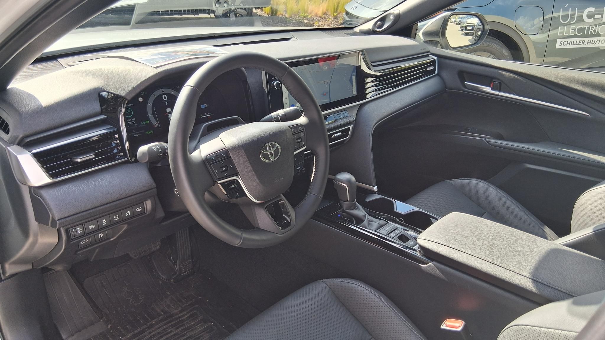 TOYOTA CAMRY