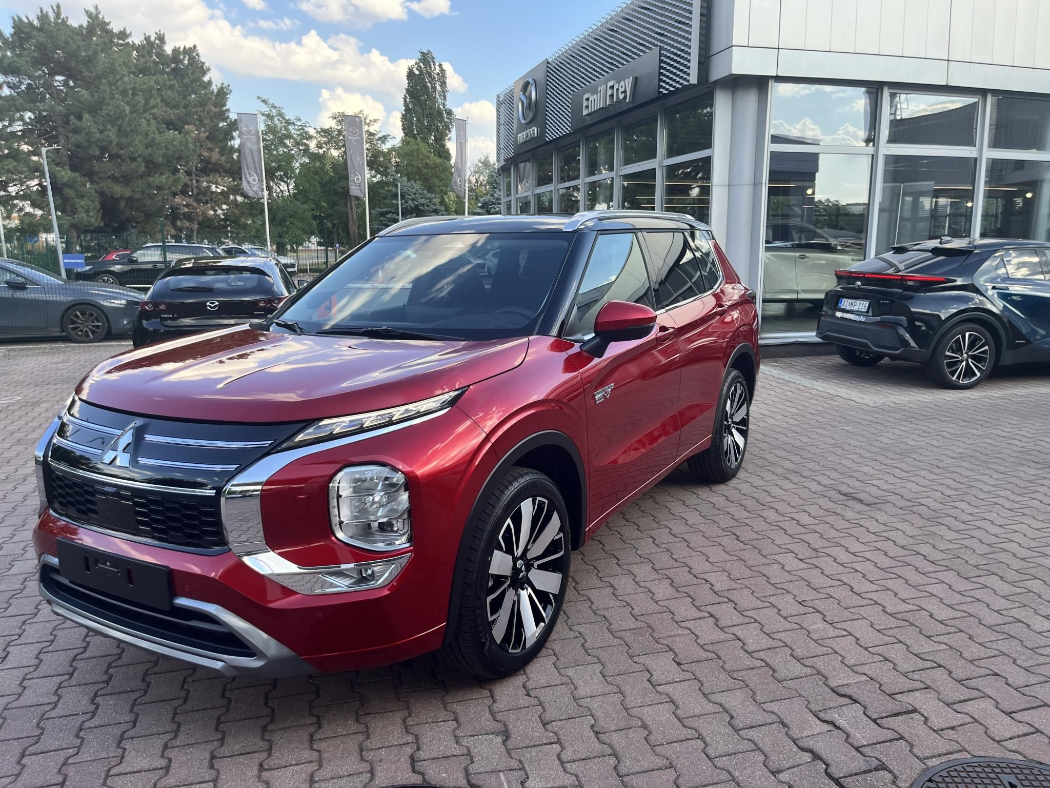 MITSUBISHI OUTLANDER