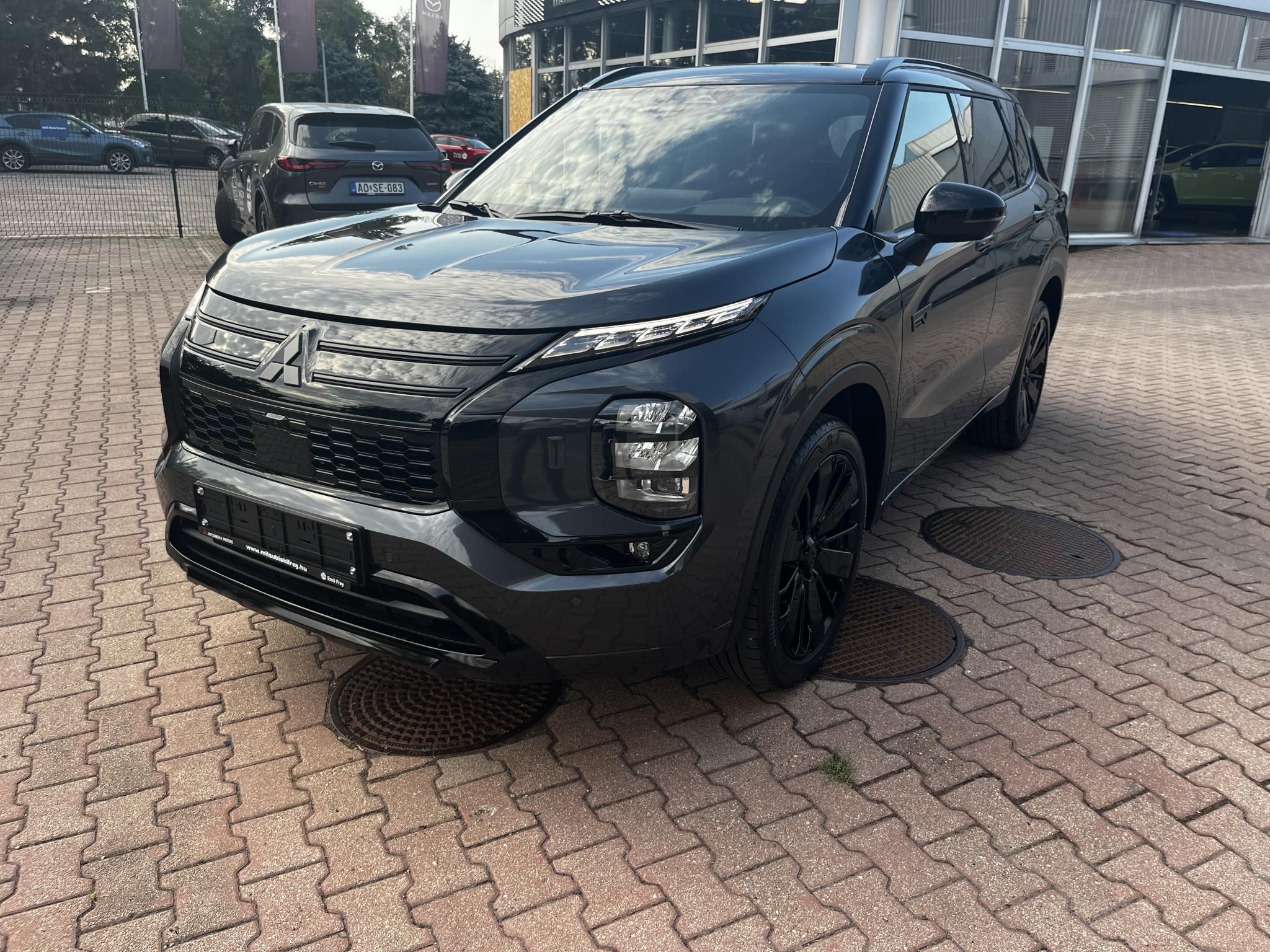 MITSUBISHI OUTLANDER