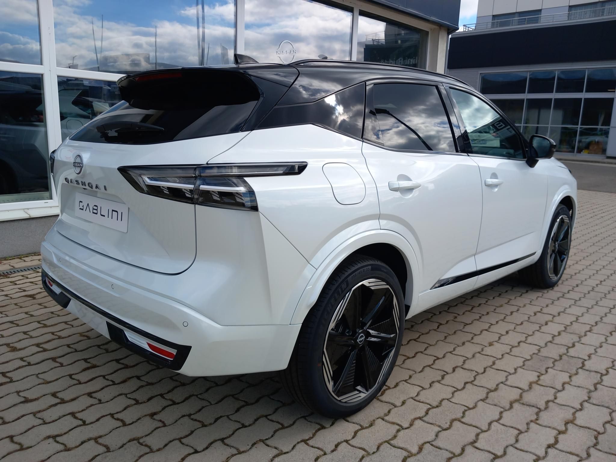 NISSAN QASHQAI 1.3 DIG-T Mild N-Design X-Tronic + Komfort csomag - 2. kép