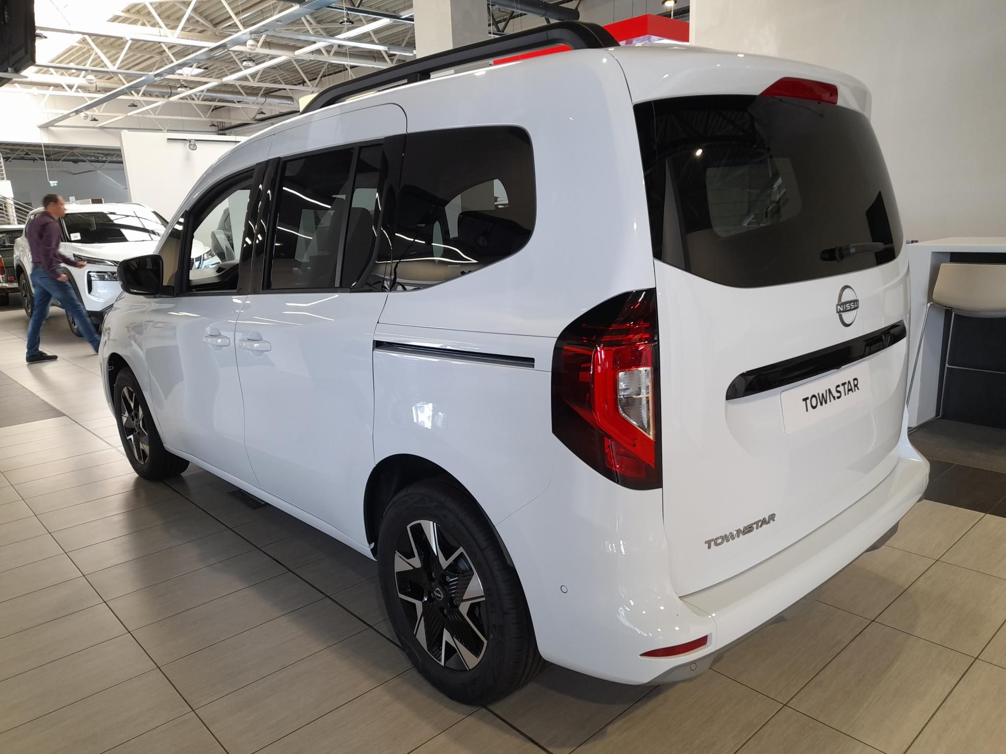 NISSAN TOWNSTAR 1.3 DIG-T Tekna - 3. kép
