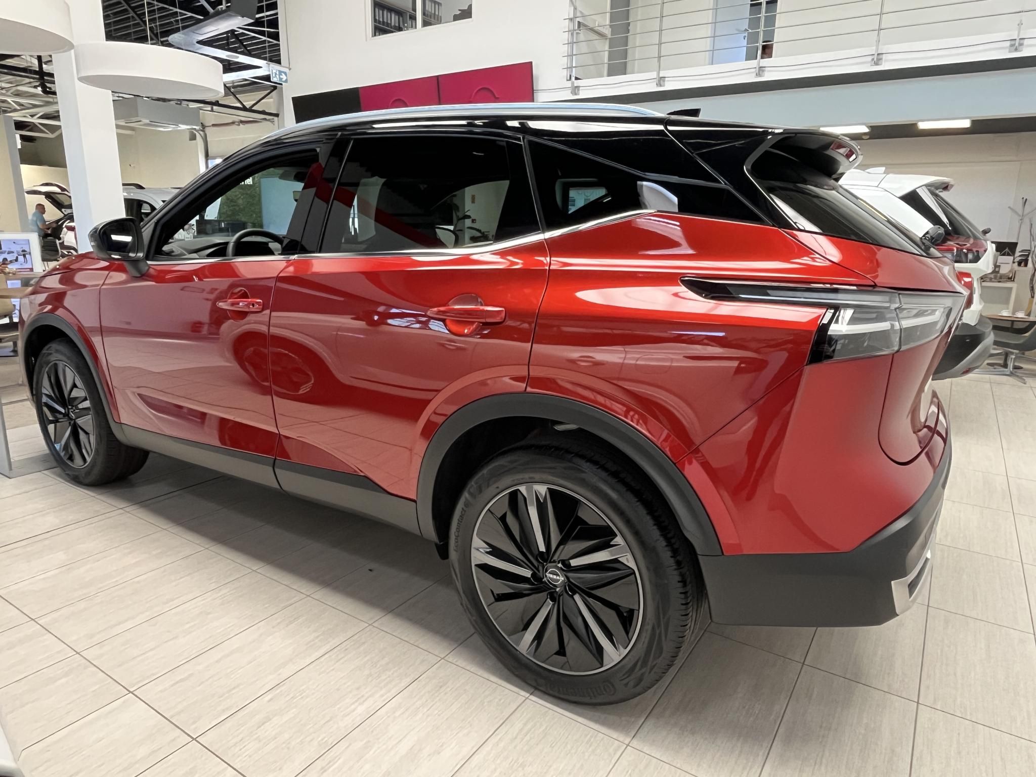 NISSAN QASHQAI 1.3 DIG-T Mild Tekna X-Tronic + BOSE - 4. kép