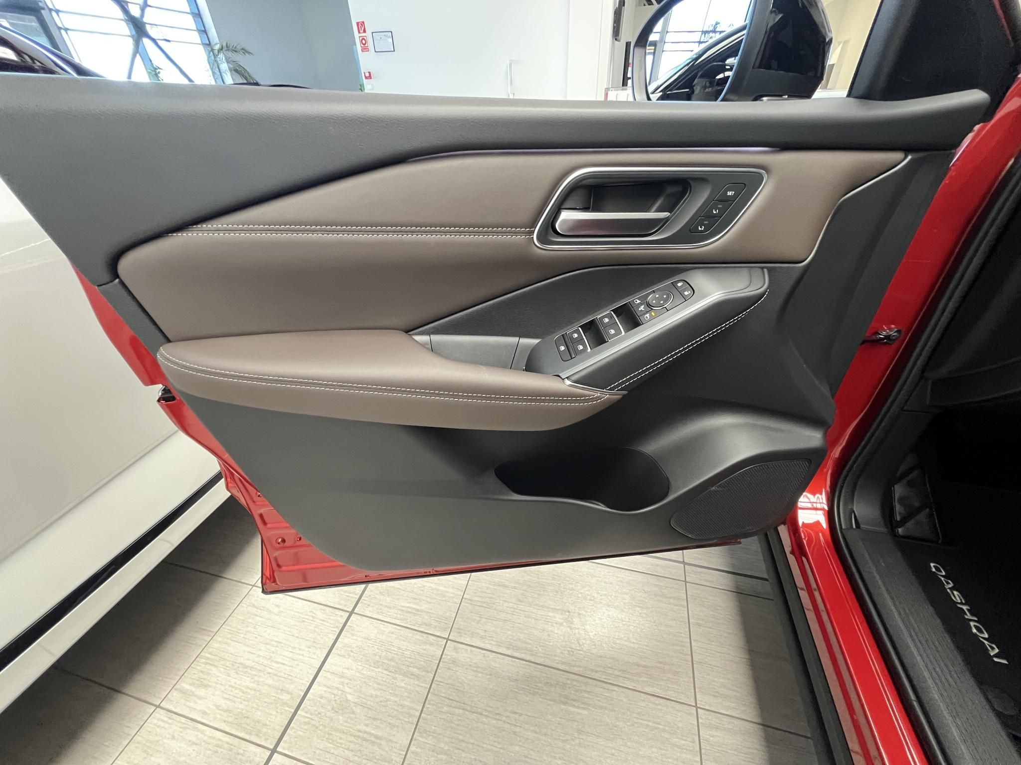 NISSAN QASHQAI 1.3 DIG-T Mild Tekna X-Tronic + BOSE - 5. kép
