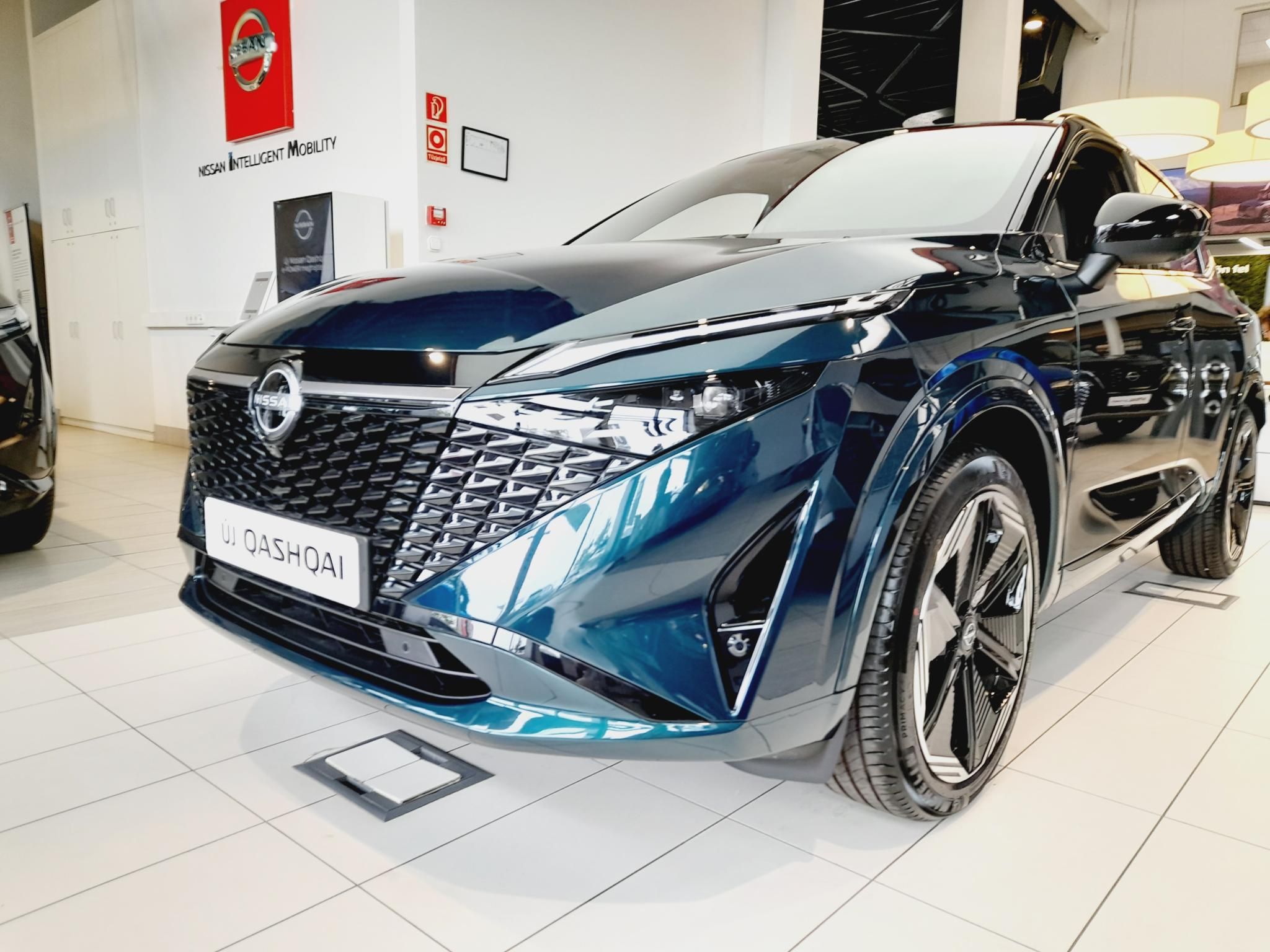 NISSAN QASHQAI 1.3 DIG-T Mild N-Design X-Tronic + Komfort csomag. + Lízing esetén 1% THM! - 1. kép