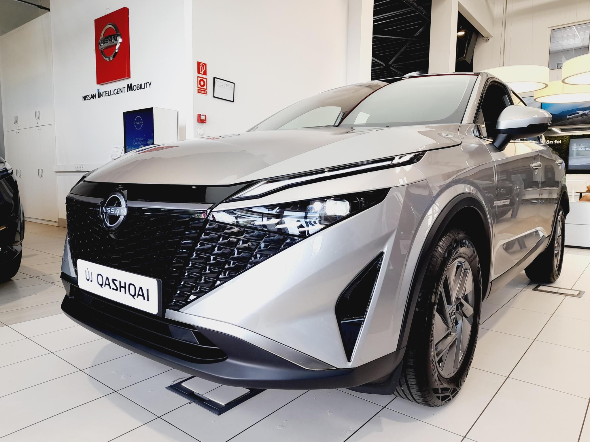 NISSAN QASHQAI 1.3 DIG-T Mild Hybrid Acenta TÖBB SZÍN. GYORS BEÉRKEZÉS! + TÉLI CSOMAG ! + Lízing esetén 1% THM! - 1. kép