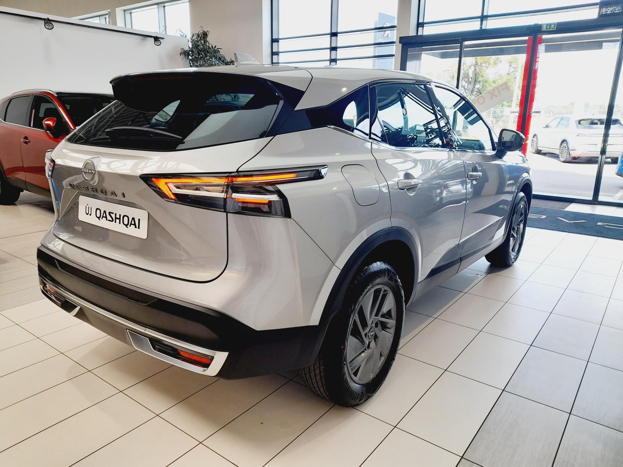 NISSAN QASHQAI 1.3 DIG-T Mild Hybrid Acenta TÖBB SZÍN. GYORS BEÉRKEZÉS! + TÉLI CSOMAG ! + Lízing esetén 1% THM! - 2. kép