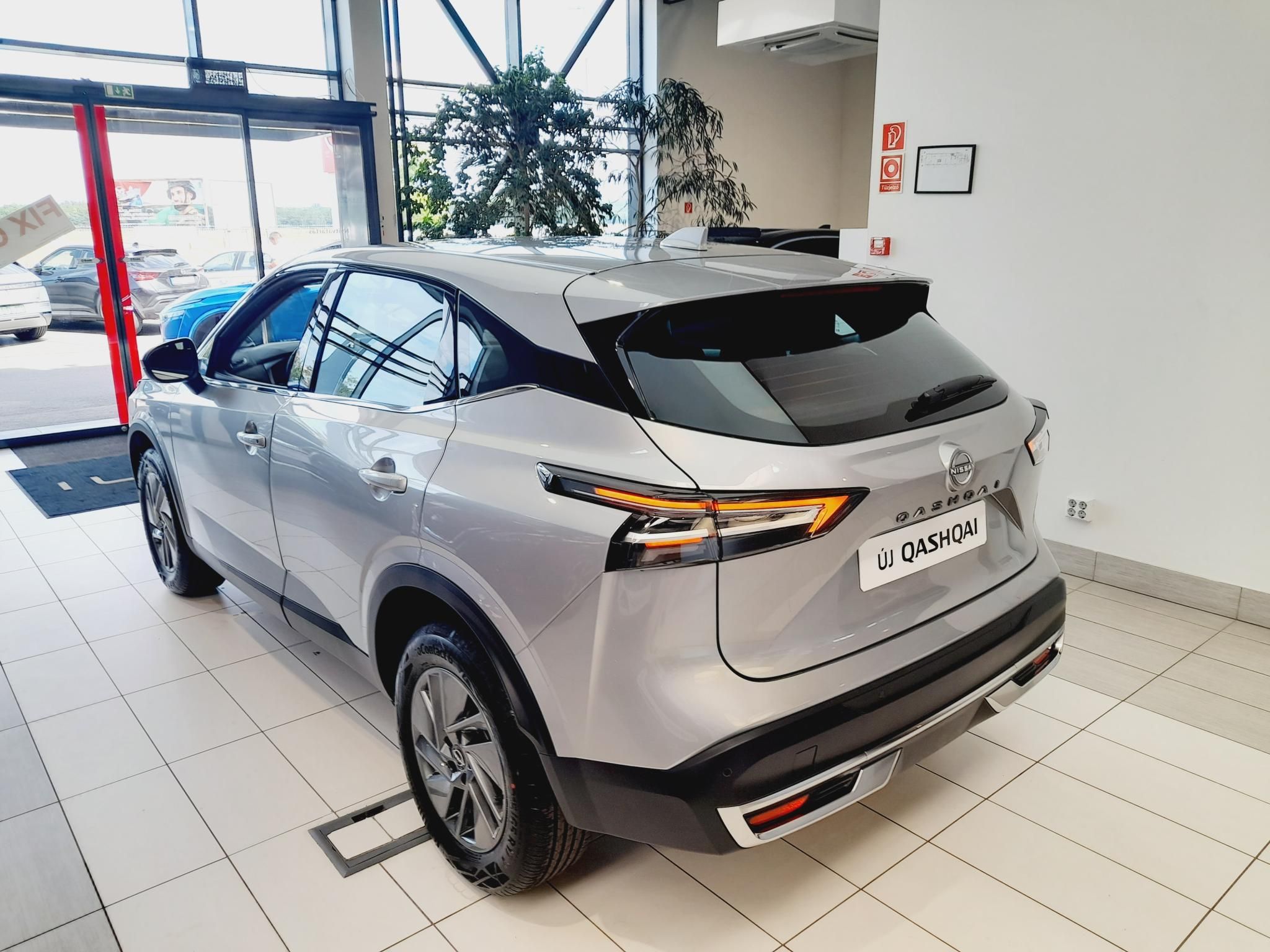 NISSAN QASHQAI 1.3 DIG-T Mild Hybrid Acenta TÖBB SZÍN. GYORS BEÉRKEZÉS! + TÉLI CSOMAG ! + Lízing esetén 1% THM! - 7. kép