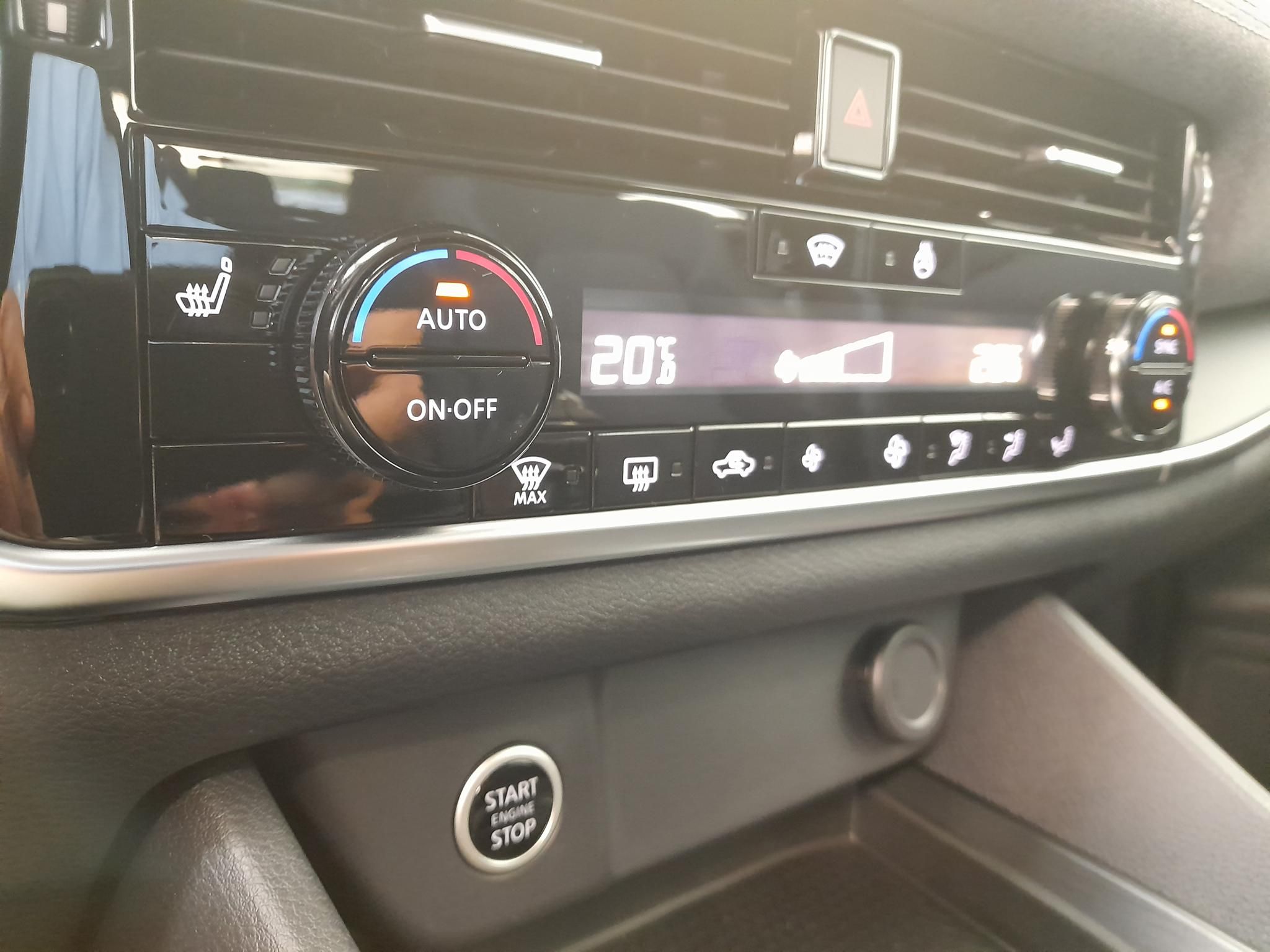 NISSAN QASHQAI 1.3 DIG-T Mild Hybrid Acenta TÖBB SZÍN. GYORS BEÉRKEZÉS! + TÉLI CSOMAG ! + Lízing esetén 1% THM! - 12. kép