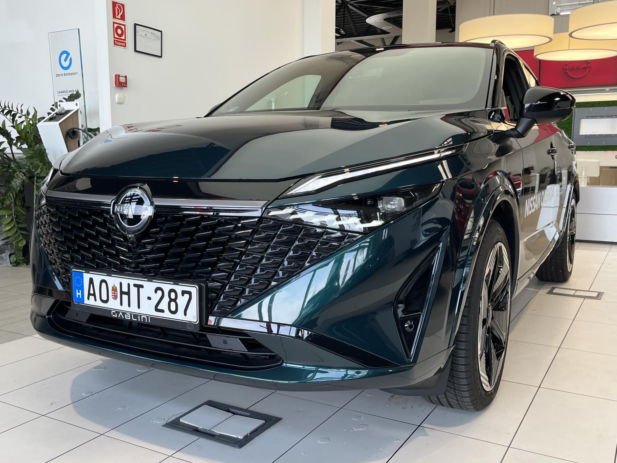 NISSAN QASHQAI 1.3 DIG-T Mild N-Design X-Tronic + Komfort csomag + TÉLI GUMI SZETT! - 1. kép