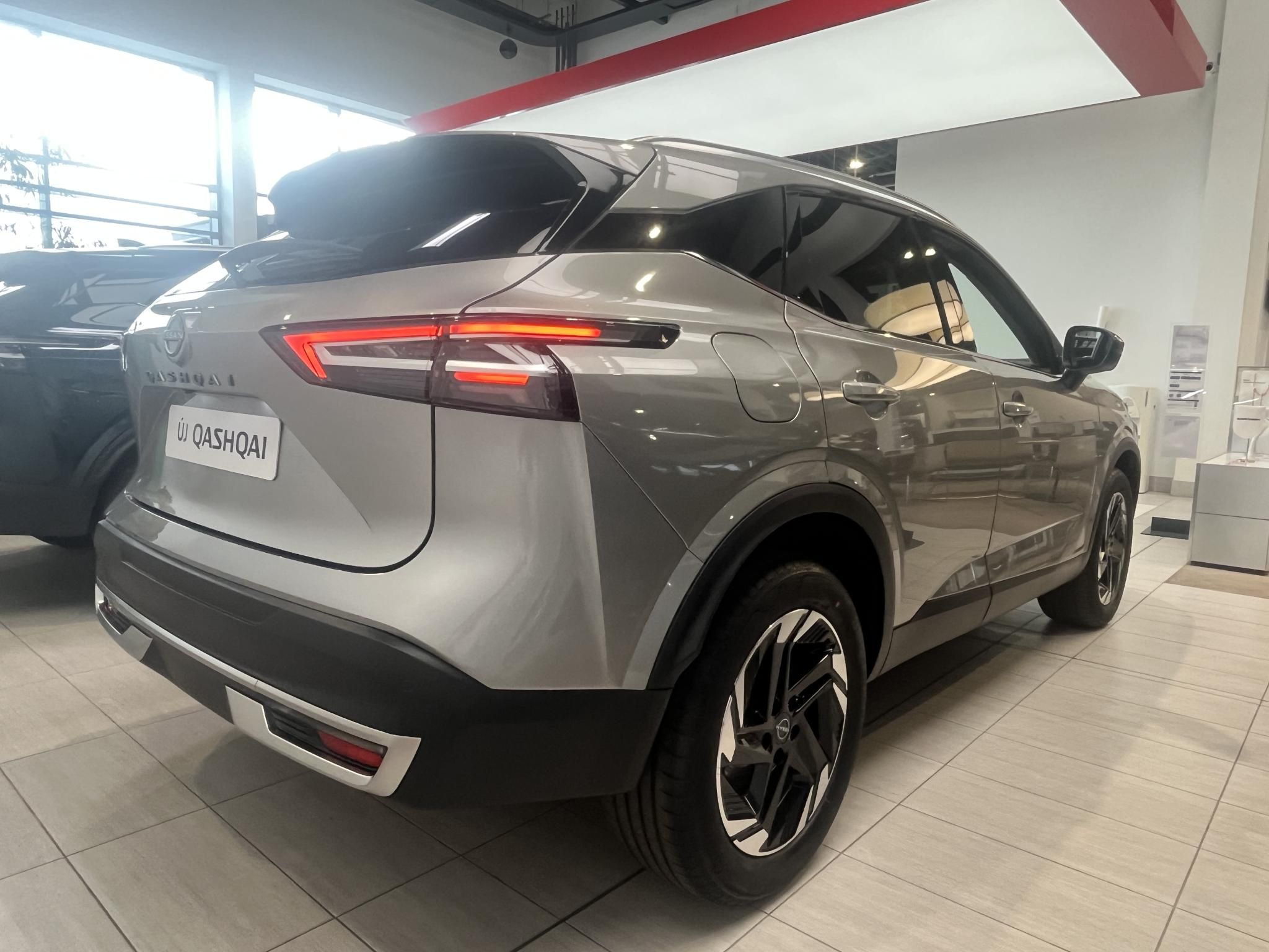 NISSAN QASHQAI 1.3 DIG-T Mild Hybrid N-Connecta +TÉLI CSOMAG + VERHETETLEN ÁR! - 5. kép