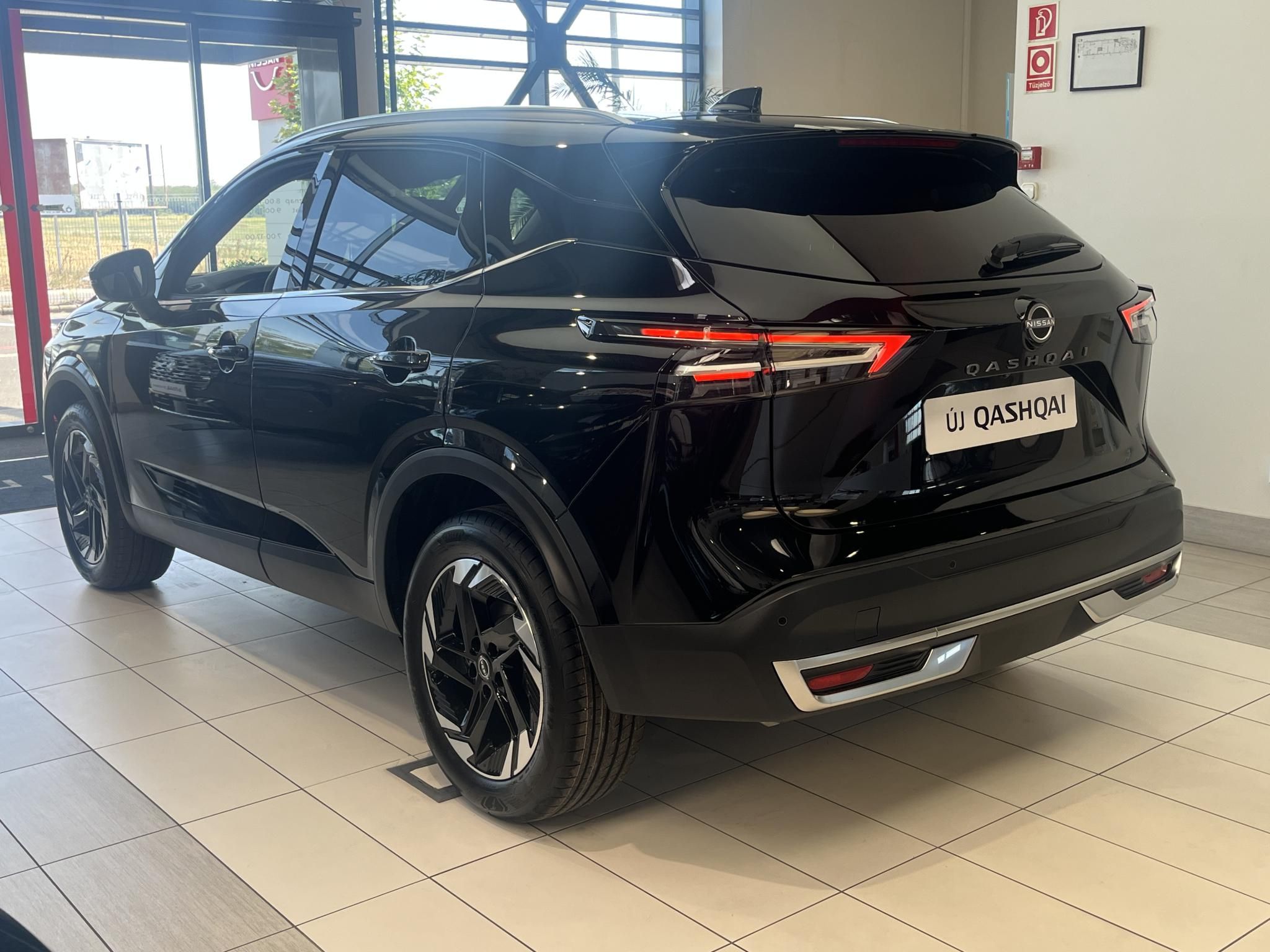 NISSAN QASHQAI 1.3 DIG-T Mild Hybrid N-Connecta X-Tronic + TÉLI CSOMAG + KOMFORT CSOMAG + NAPFÉNYTETŐ! VERHETETLEN ÁR! - 2. kép