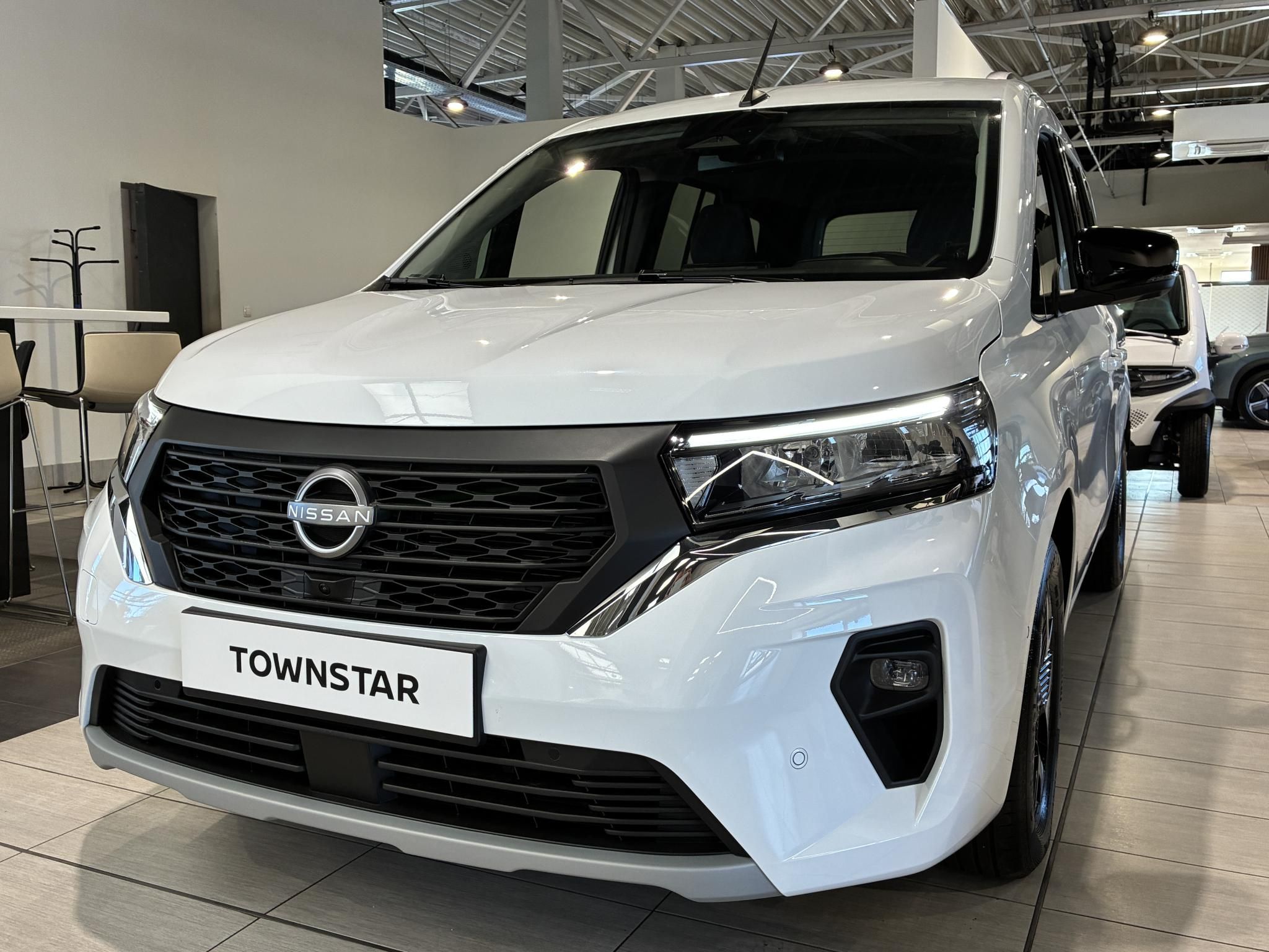 NISSAN TOWNSTAR 1.3 DIG-T Tekna Aut KÉSZLETRŐL AZONNAL.MANUÁLIS VÁLTÓVAL IS ELÉRHETŐ! - 1. kép