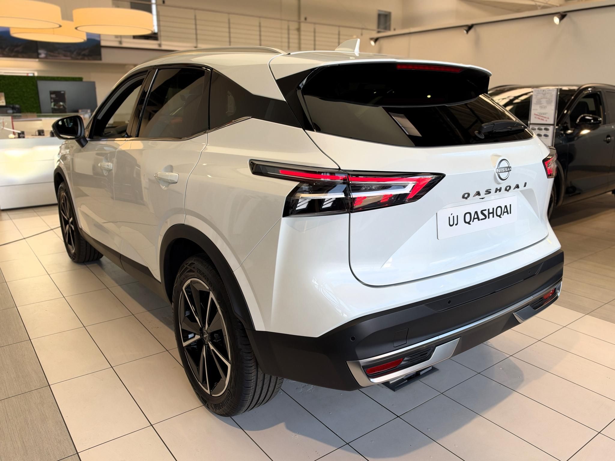 NISSAN QASHQAI 1.3 DIG-T Mild Tekna X-Tronic +BOSE Készleten! - 6. kép