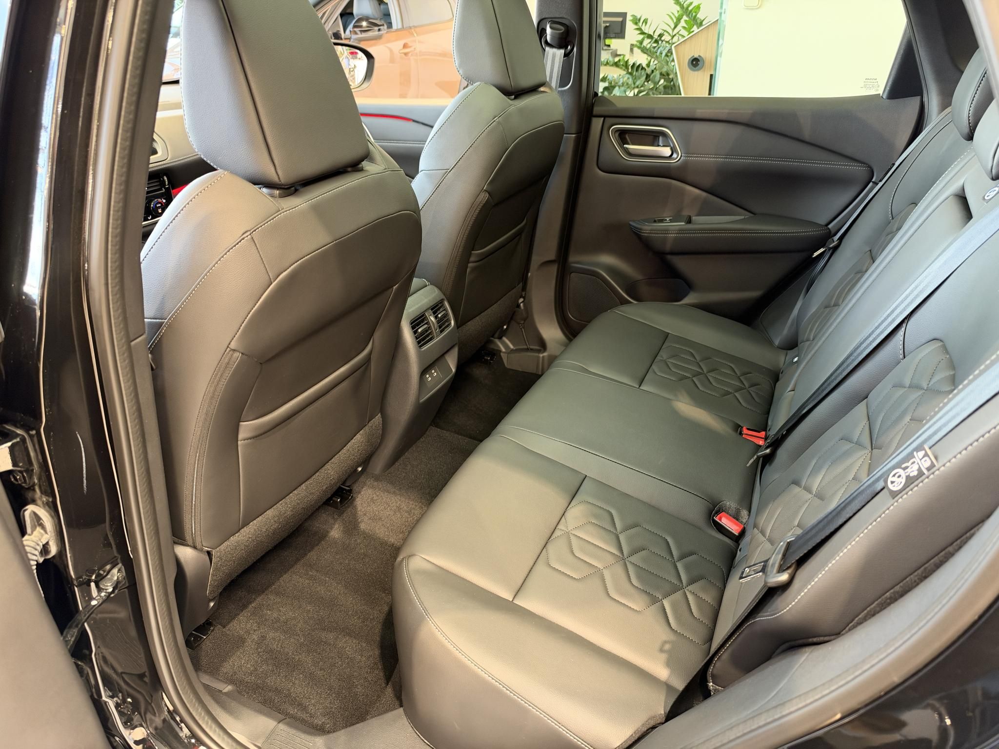 NISSAN QASHQAI 1.3 DIG-T Mild Tekna X-Tronic Készleten! - 11. kép