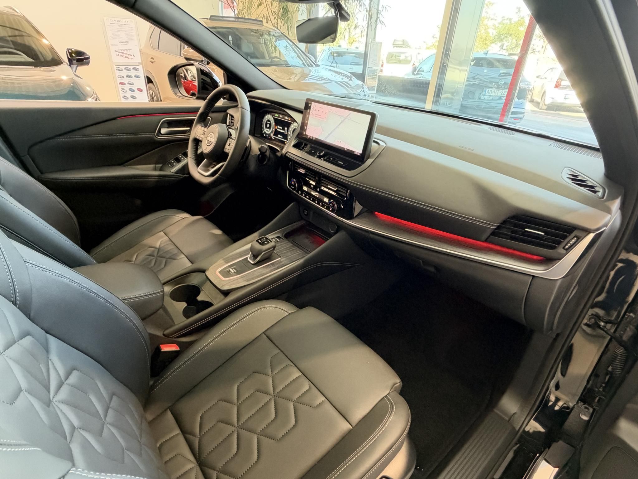 NISSAN QASHQAI 1.3 DIG-T Mild Tekna X-Tronic Készleten! - 8. kép