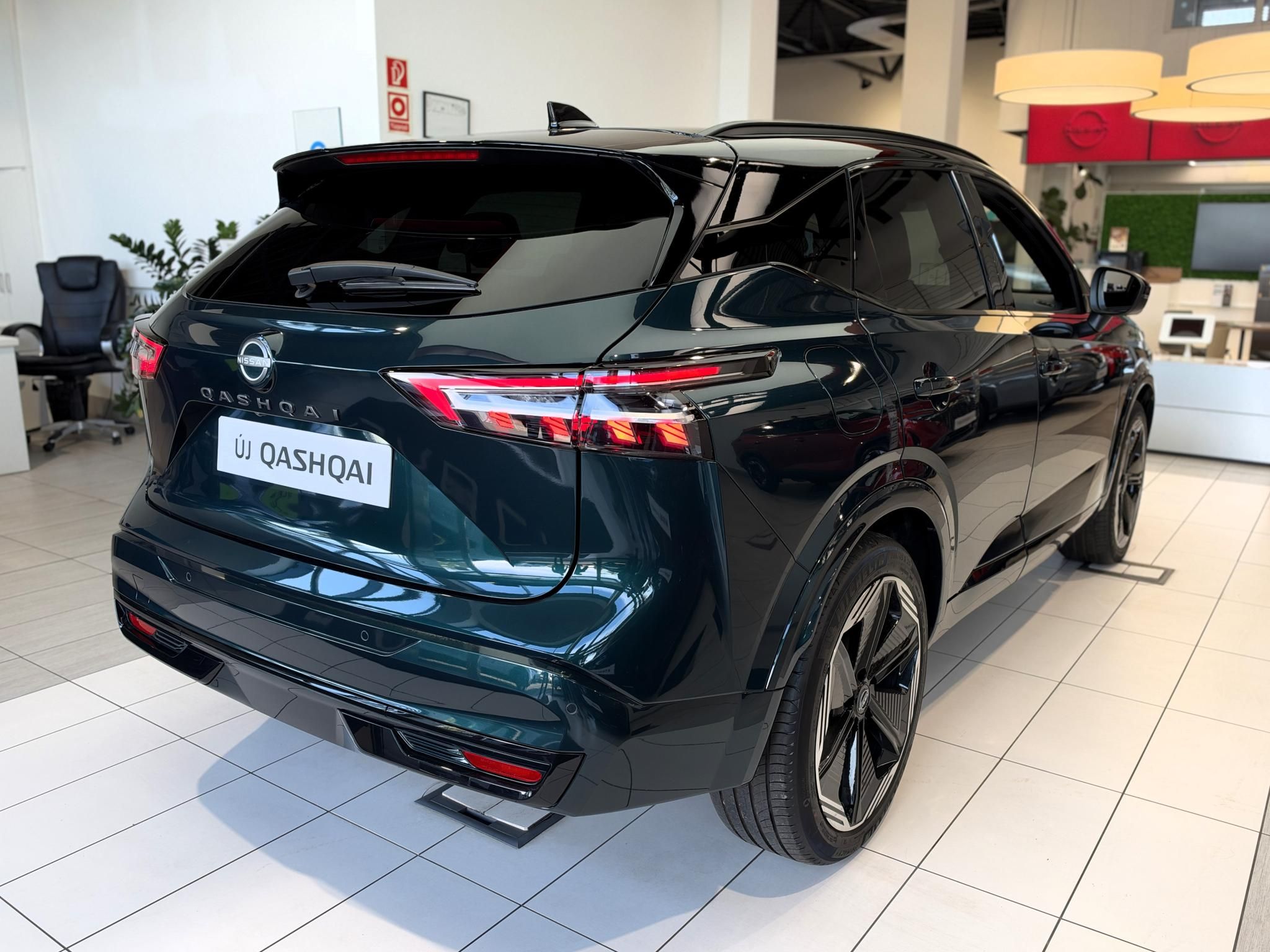 NISSAN QASHQAI 1.3 DIG-T Mild N-Design 4WD X-Tronic + Komfort csomag VERHETETLEN ÁR! - 5. kép
