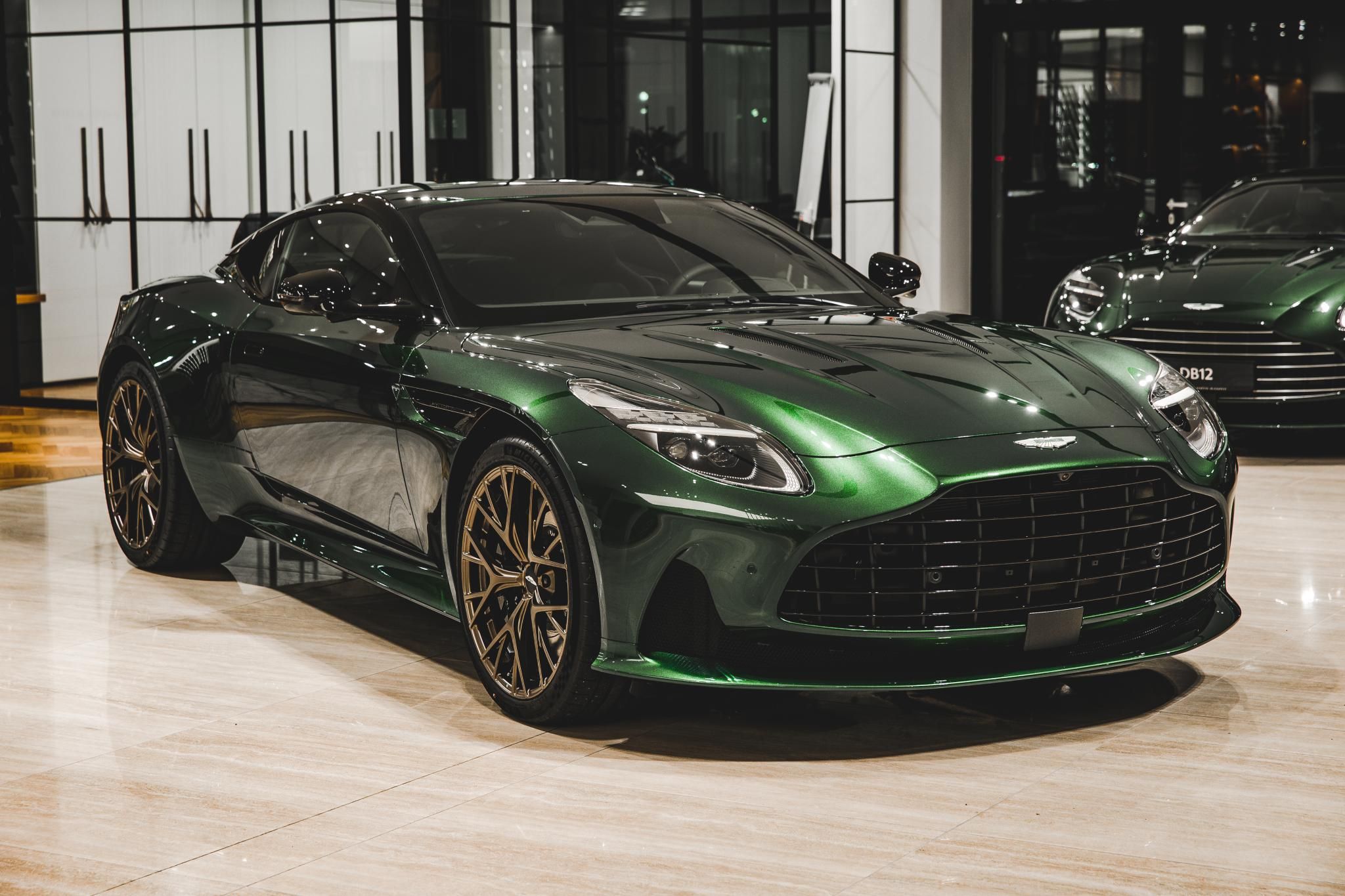 ASTON MARTIN DB12 4.0 V8. (Automata) - 5. kép